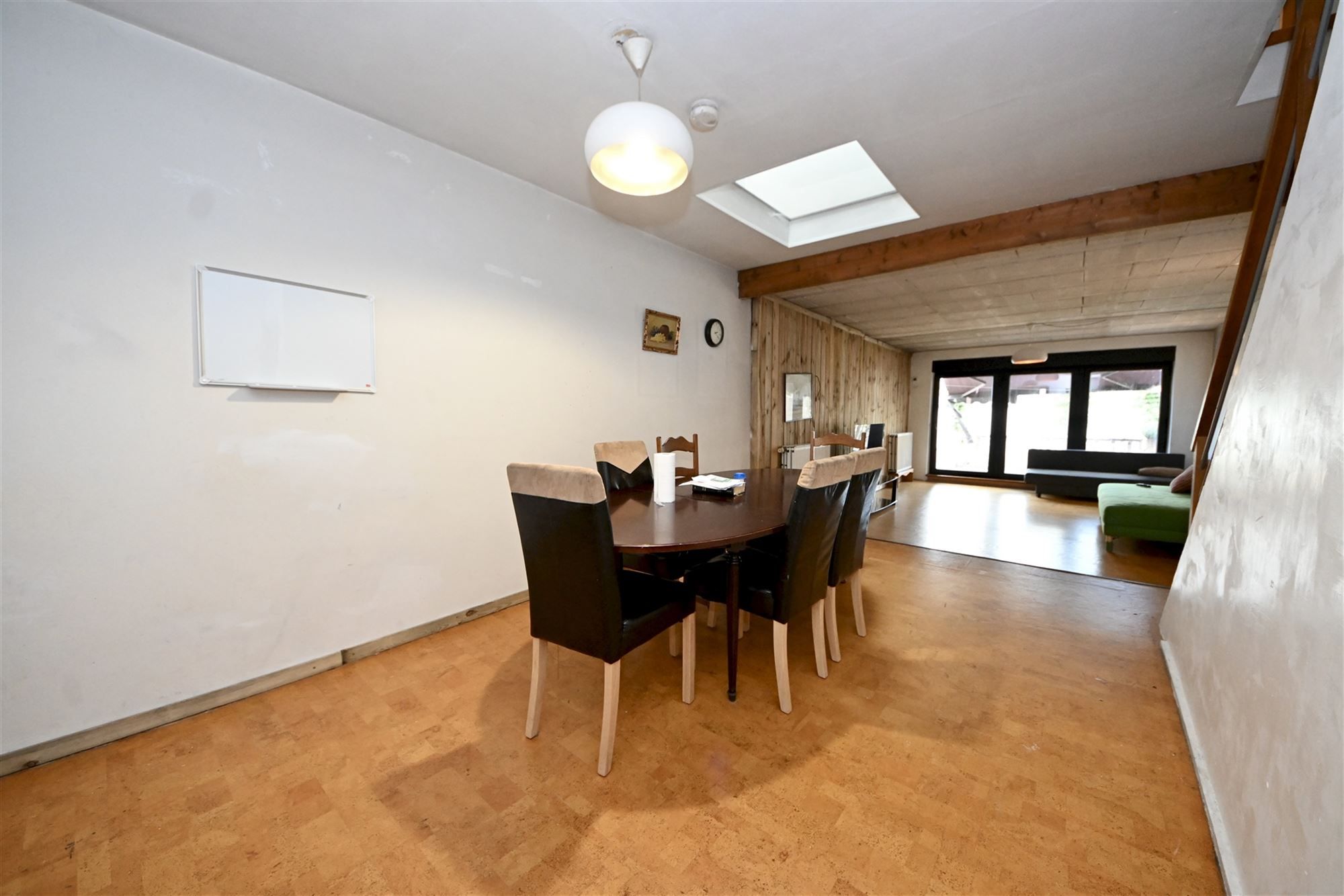 Handelsruimte met duplex appartement en tuin.  foto 15