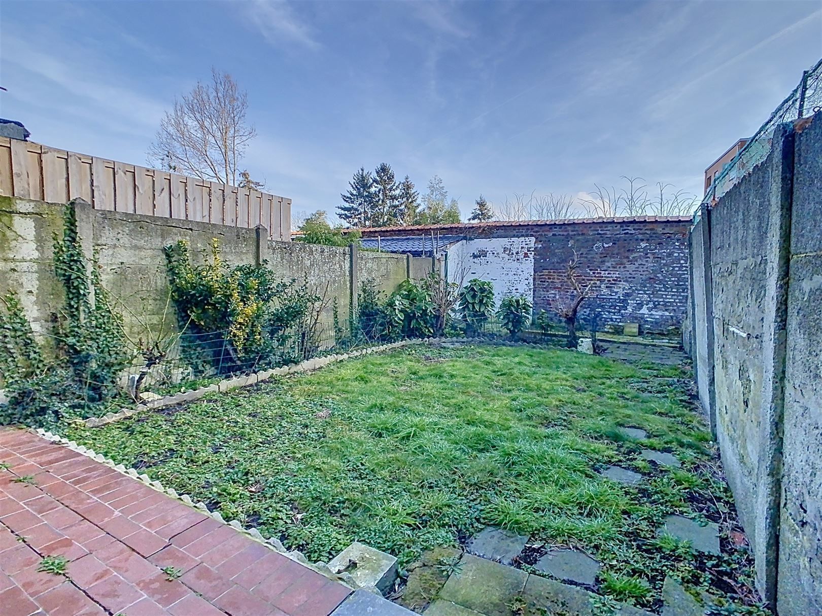 Te renoveren stadswoning, 2 slpks, zolder, tuin, 1a 25ca foto 4
