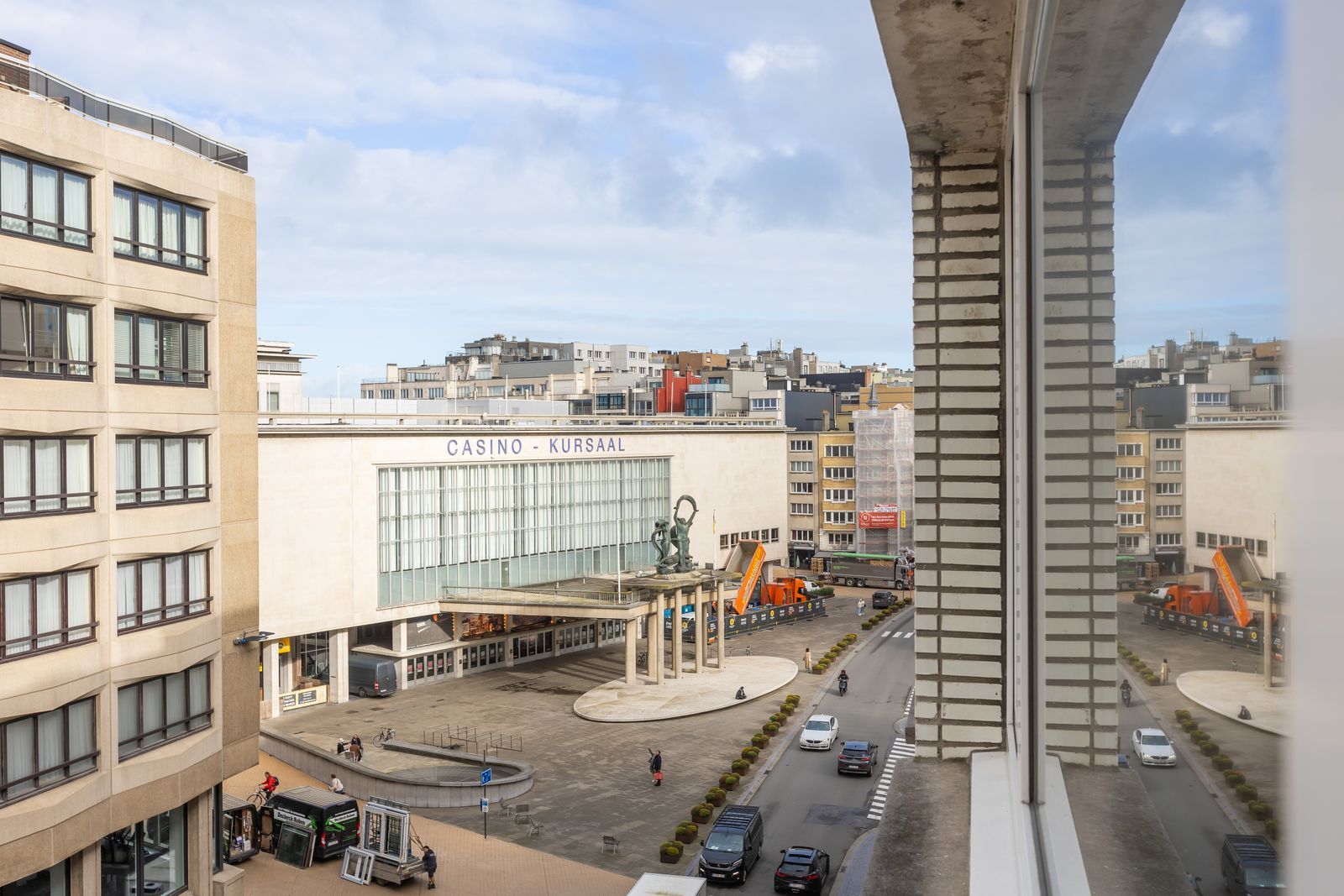 Gezellig appartement met 2 slaapkamers en terrasje pal aan het Casino & de zee foto 2