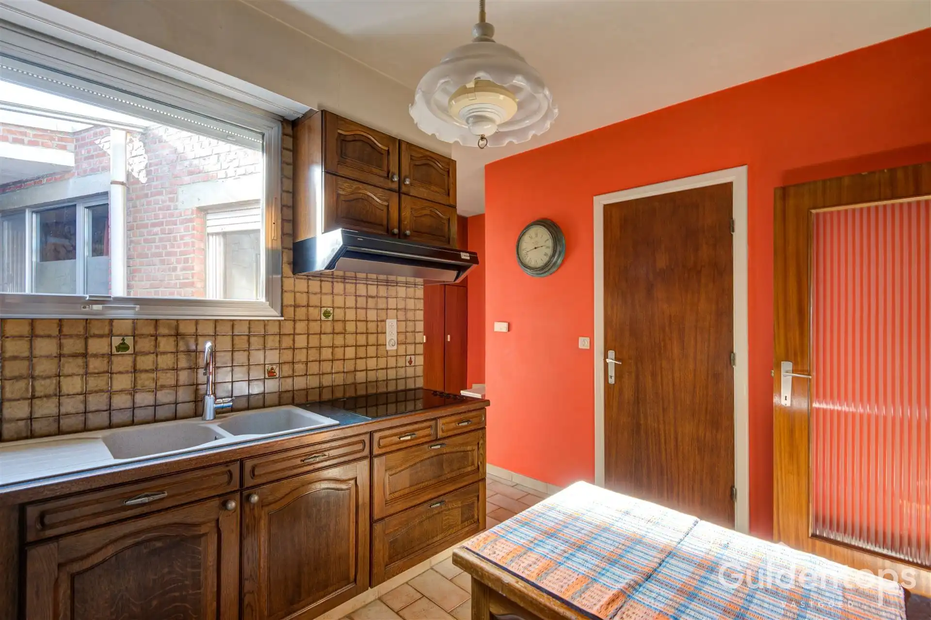 Zeer goed gelegen rijwoning foto 16