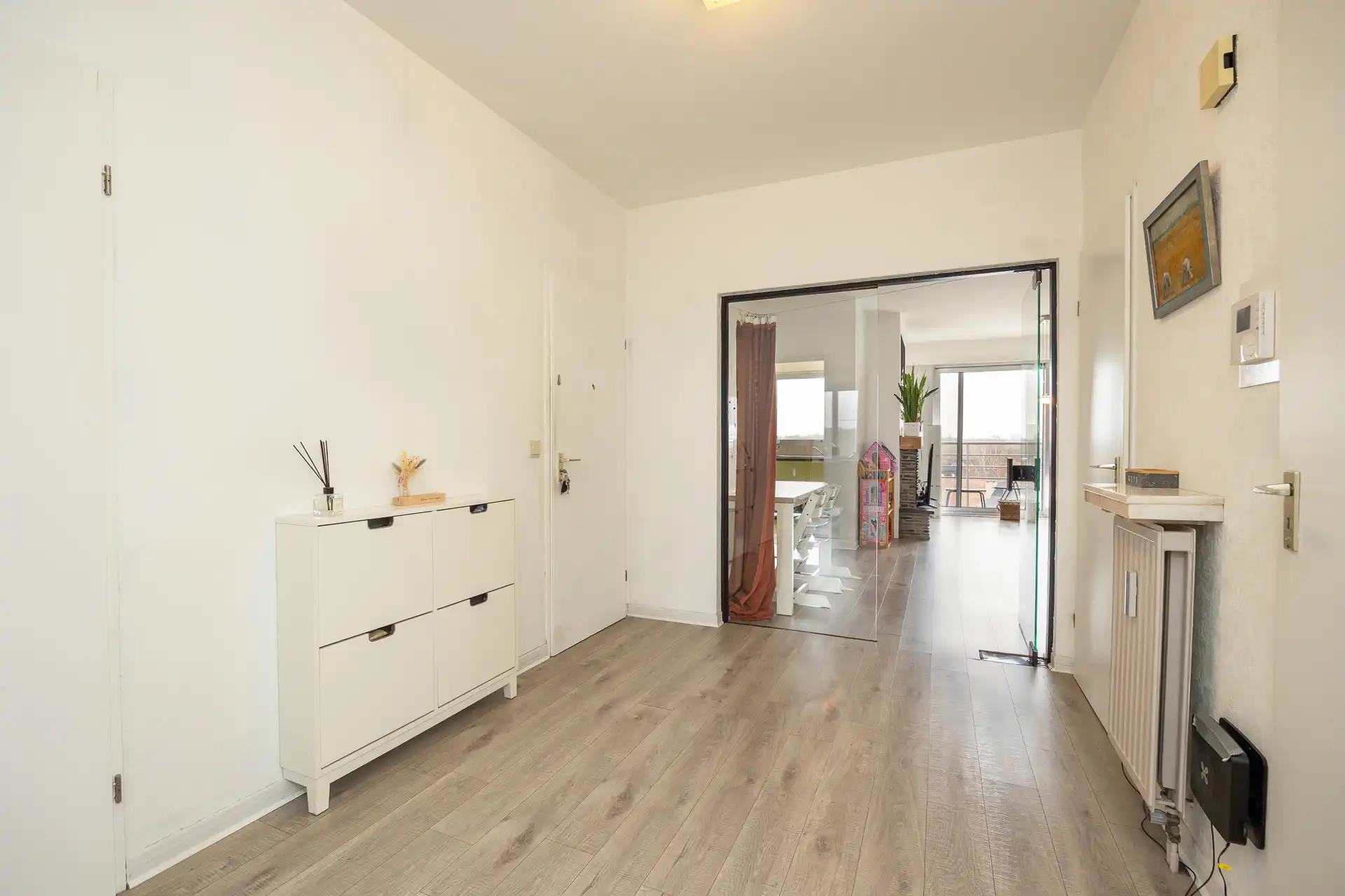 Ruim 2slpk-app. met vergezicht met kelder en parking foto 7