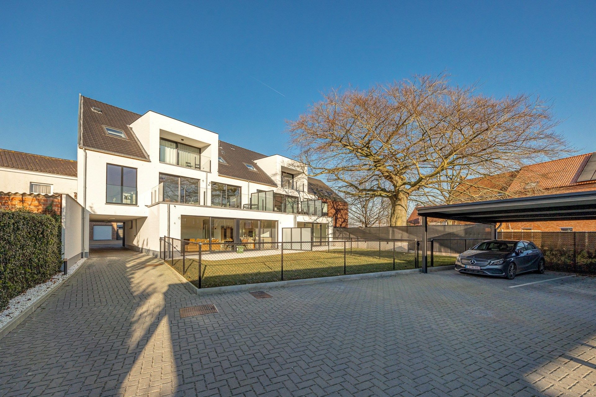 Hedendaags nieuwbouwappartement met zonnige privé tuin (119m²) gelegen aan de dorpskern van het pittoreske Meerdonk foto 1