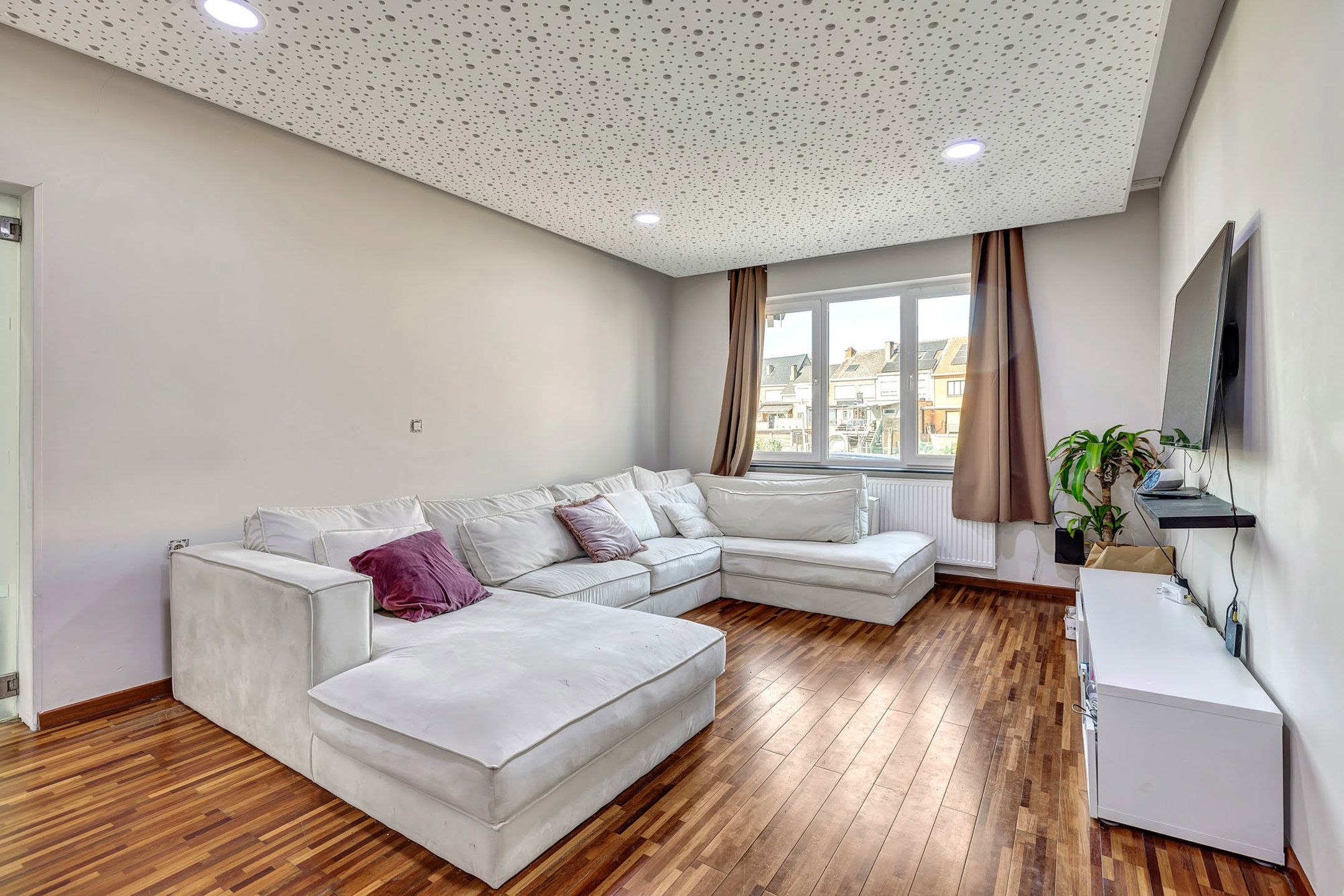 Ruime woning met tuin en 4 slaapkamers te Denderleeuw  foto 9