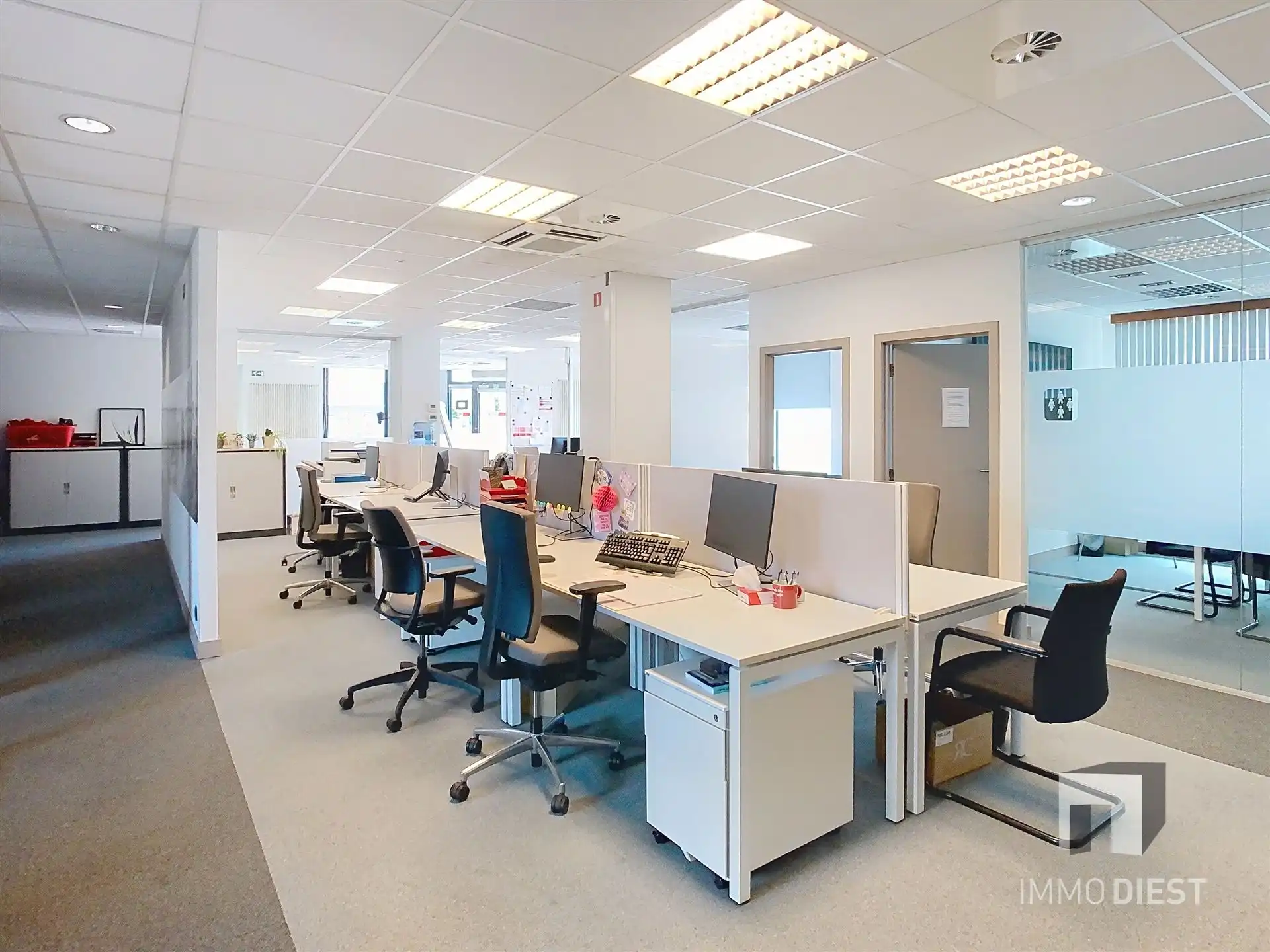 Luxueus ingerichte kantoorruimte foto 11