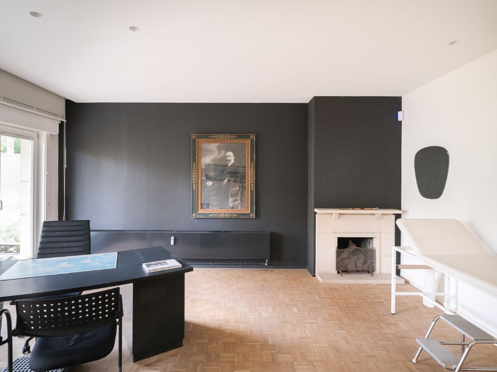 Ruim appartement of kantoorruimte met karakter, licht en een uitstekende ligging foto 3