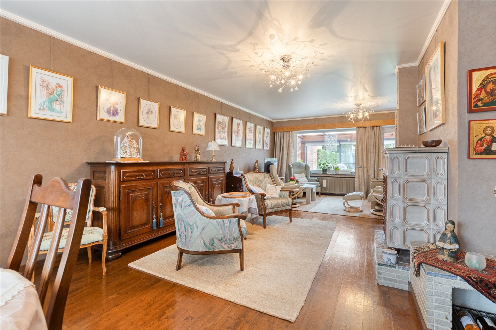 Ruime gezinswoning met 8 a 9 slaapkamers, een riante tuin en een prachtig uitzicht op weiland. foto 5