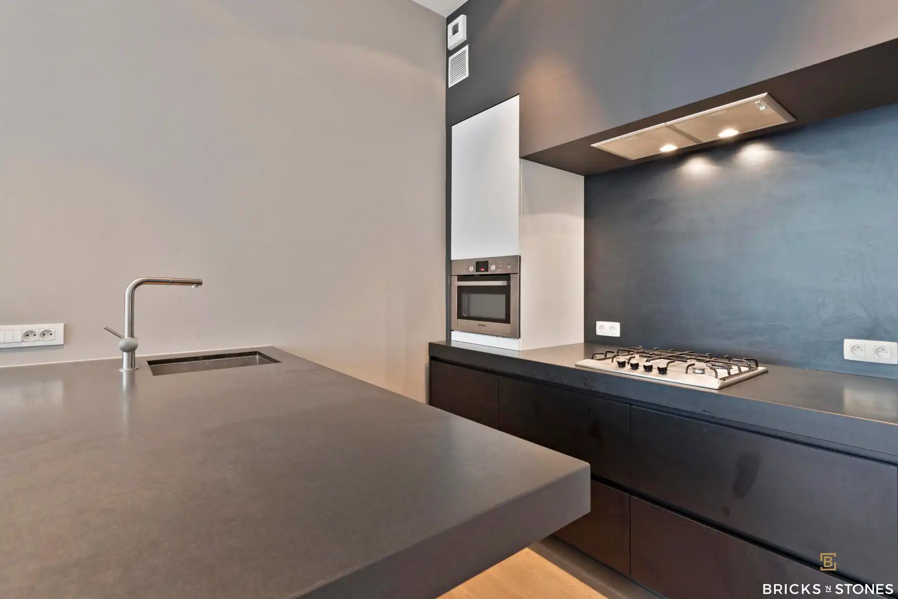 Veelzijdige woning te koop foto 6
