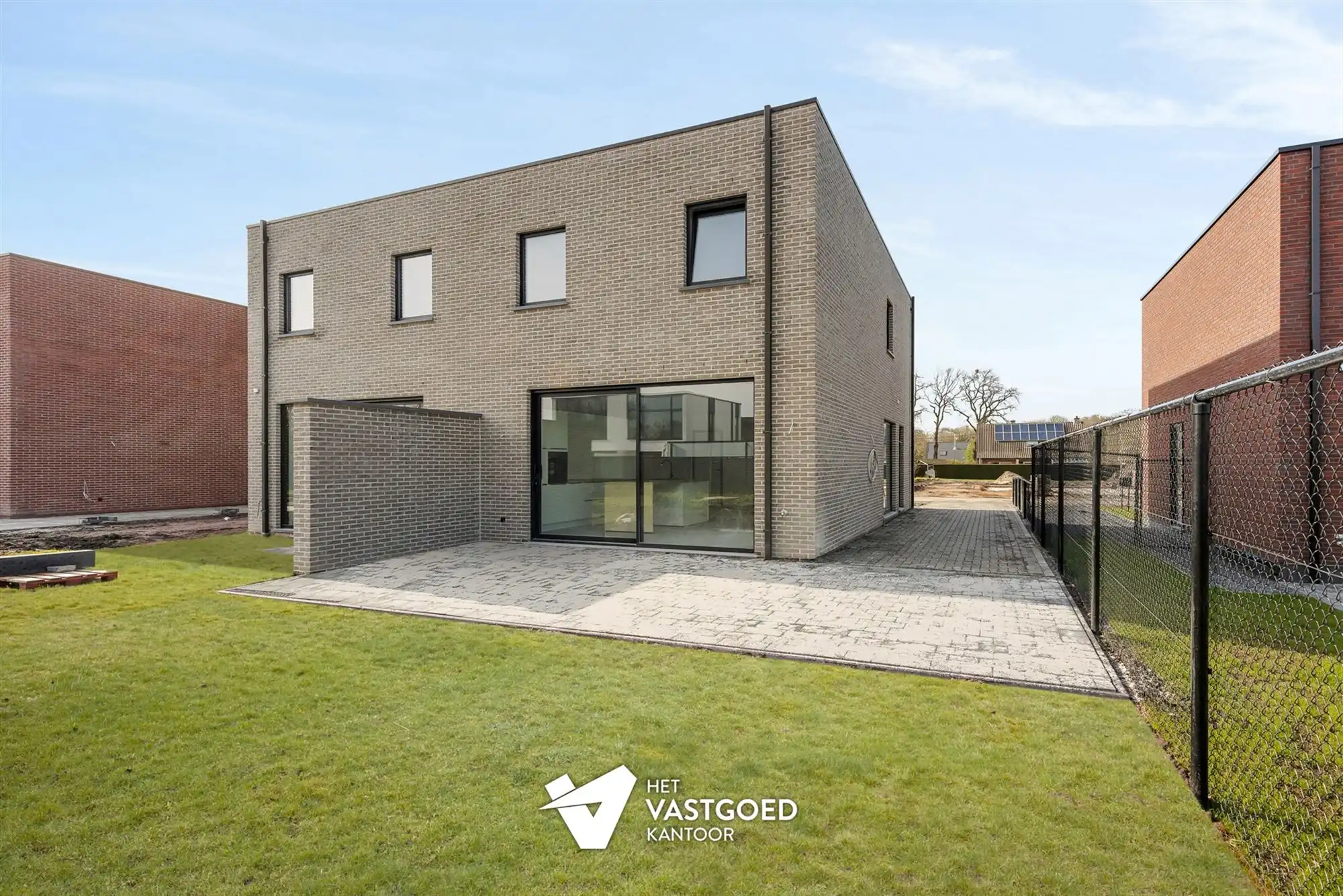 MODERNE CASCO+ AFGEWERKTE NIEUWBOUWWONING (BEN) OP EEN ZEER CENTRALE DOCH UITERST RUSTIGE LIGGING TE PEER foto 2