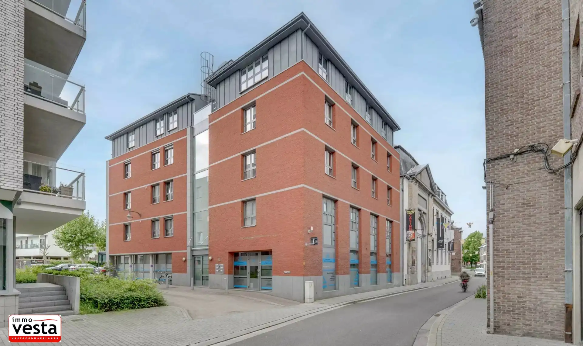 Modern appartement met 2 slaapkamers foto 26