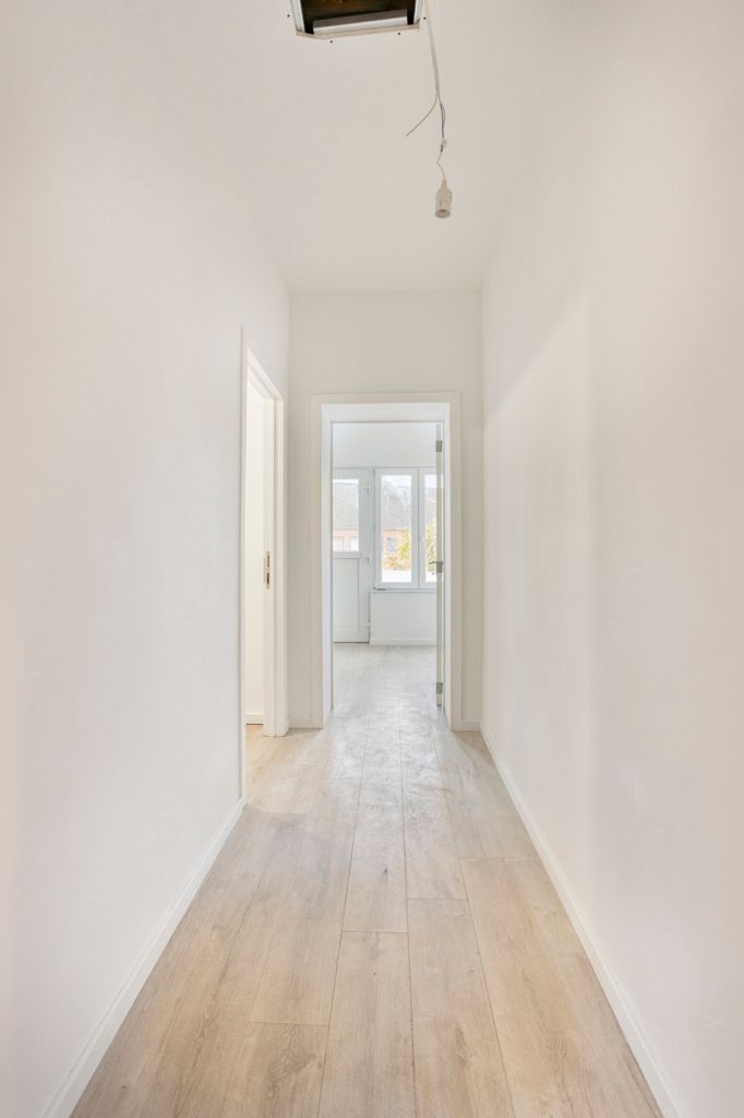 Volledig gerenoveerde gesloten bebouwing te Drogenbos foto 10