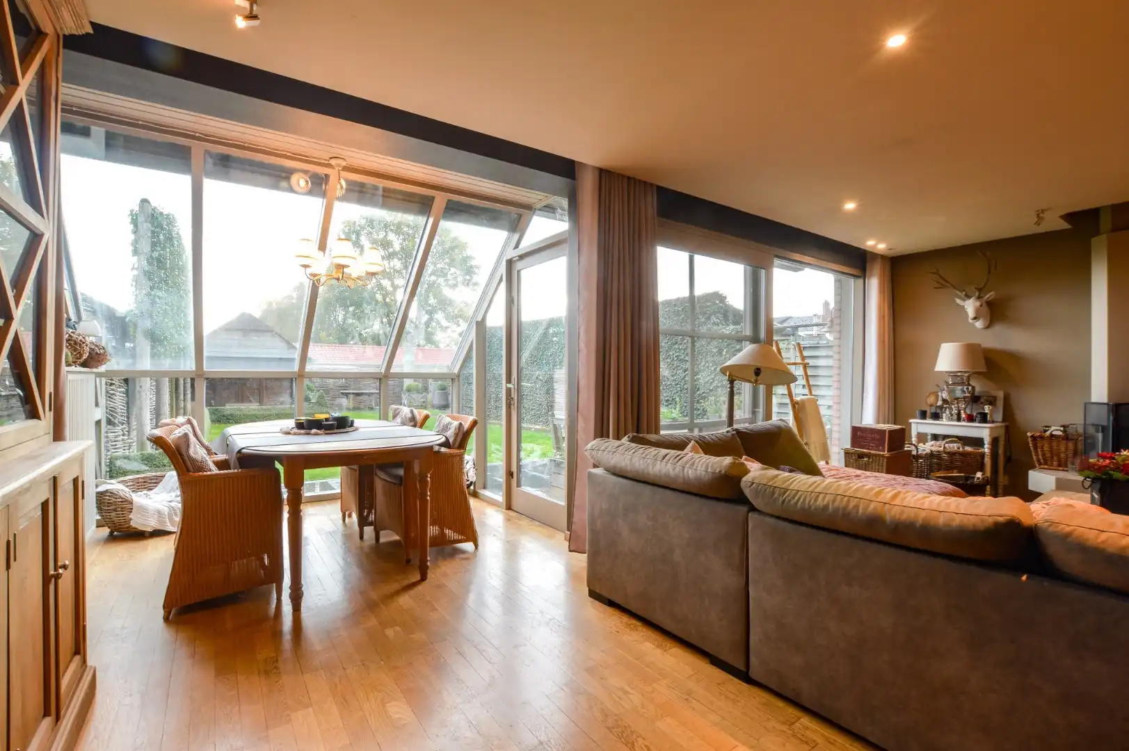 Ruime handelswoning in het centrum van Aartrijke foto 11