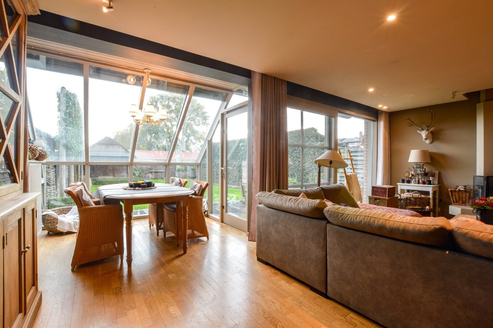 Ruime handelswoning in het centrum van Aartrijke foto 11