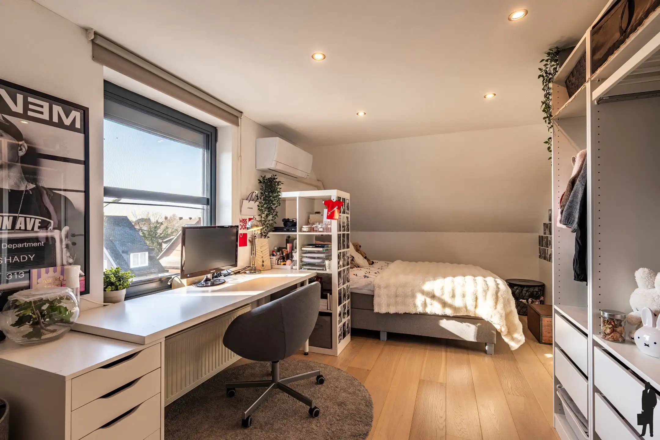 Hoogwaardig afgewerkte, ruime, recente woning met 5 slpk. foto 17