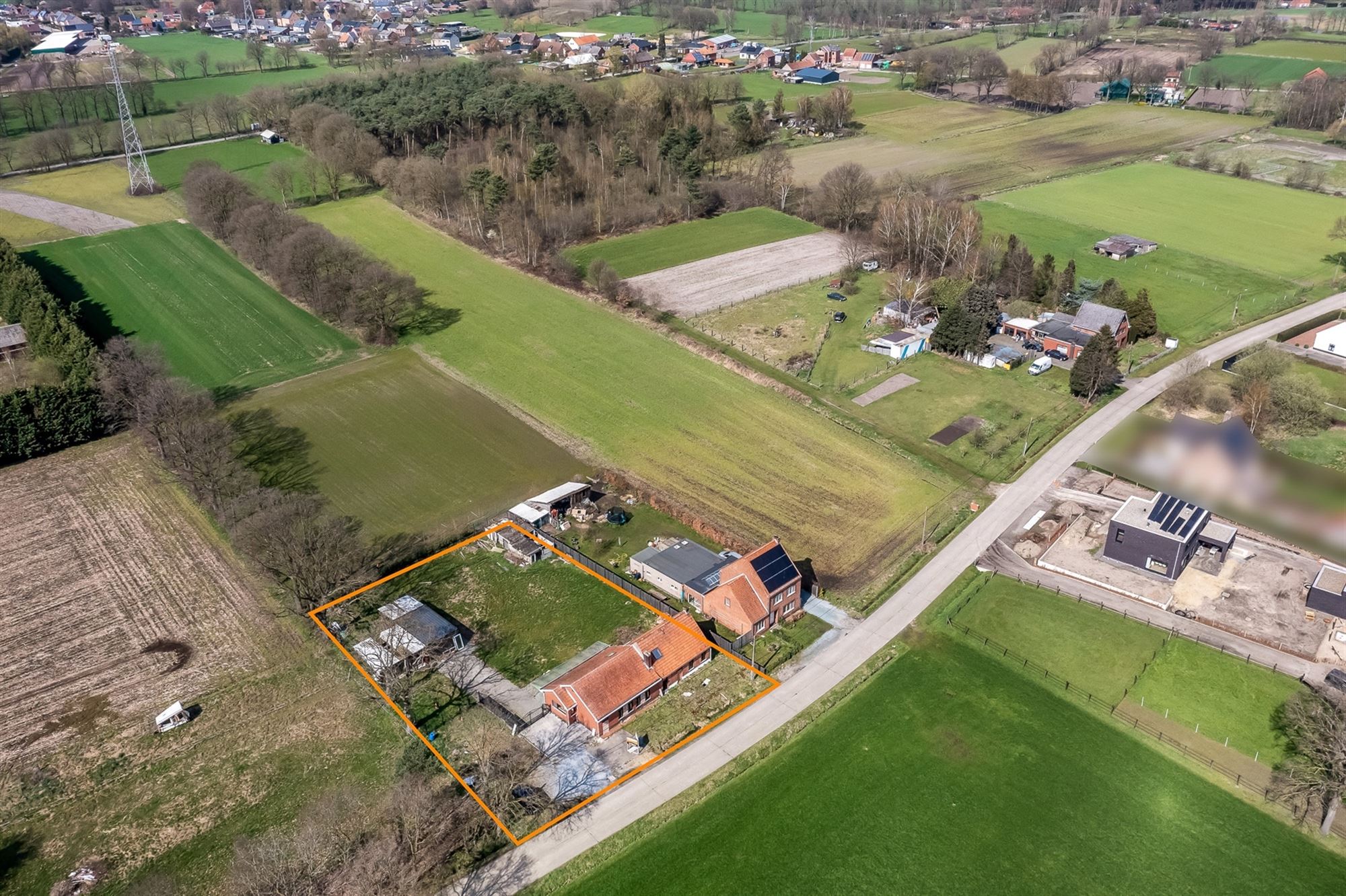 FANTASTISCH GELEGEN, DEELS GERENOVEERDEWONING OP 1817M2! foto 8