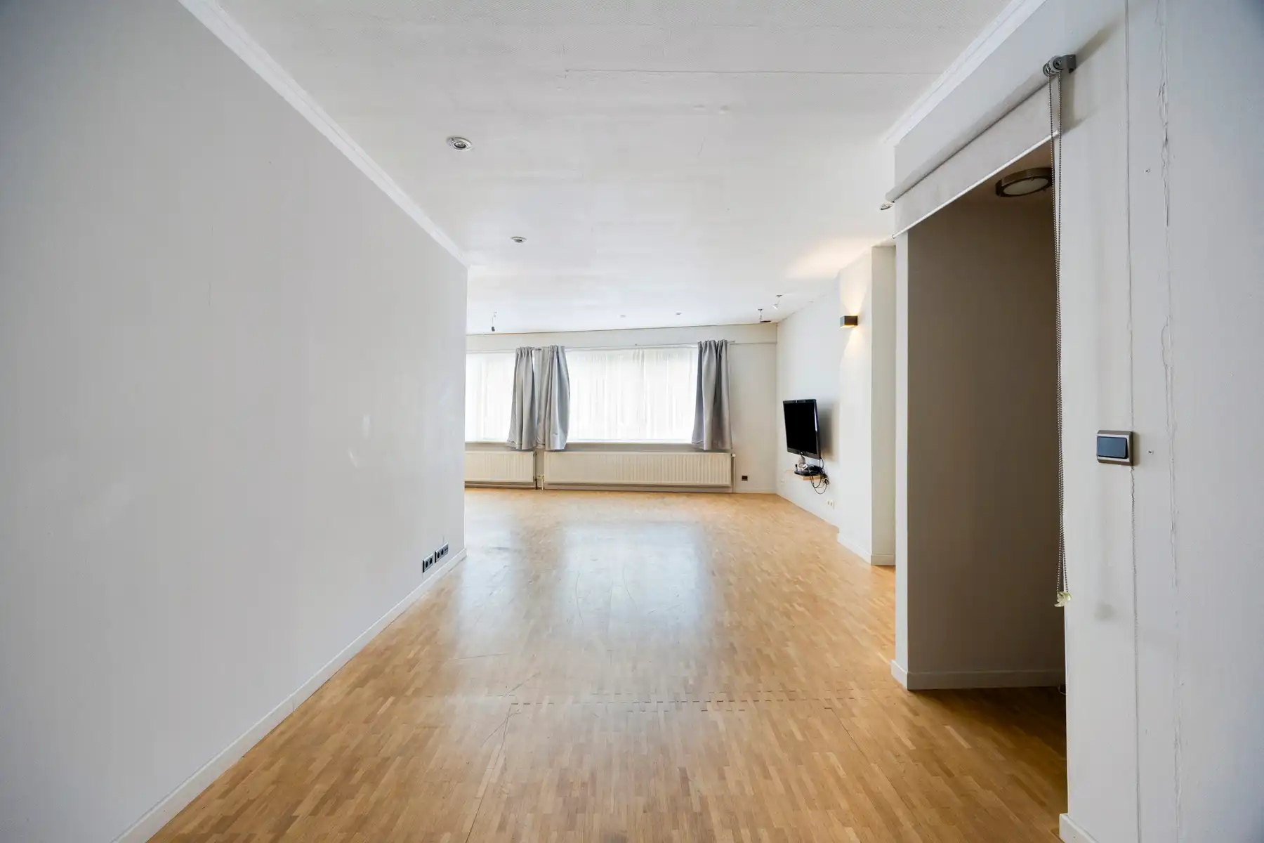 Commercieel gelijkvloers met woonst foto 13