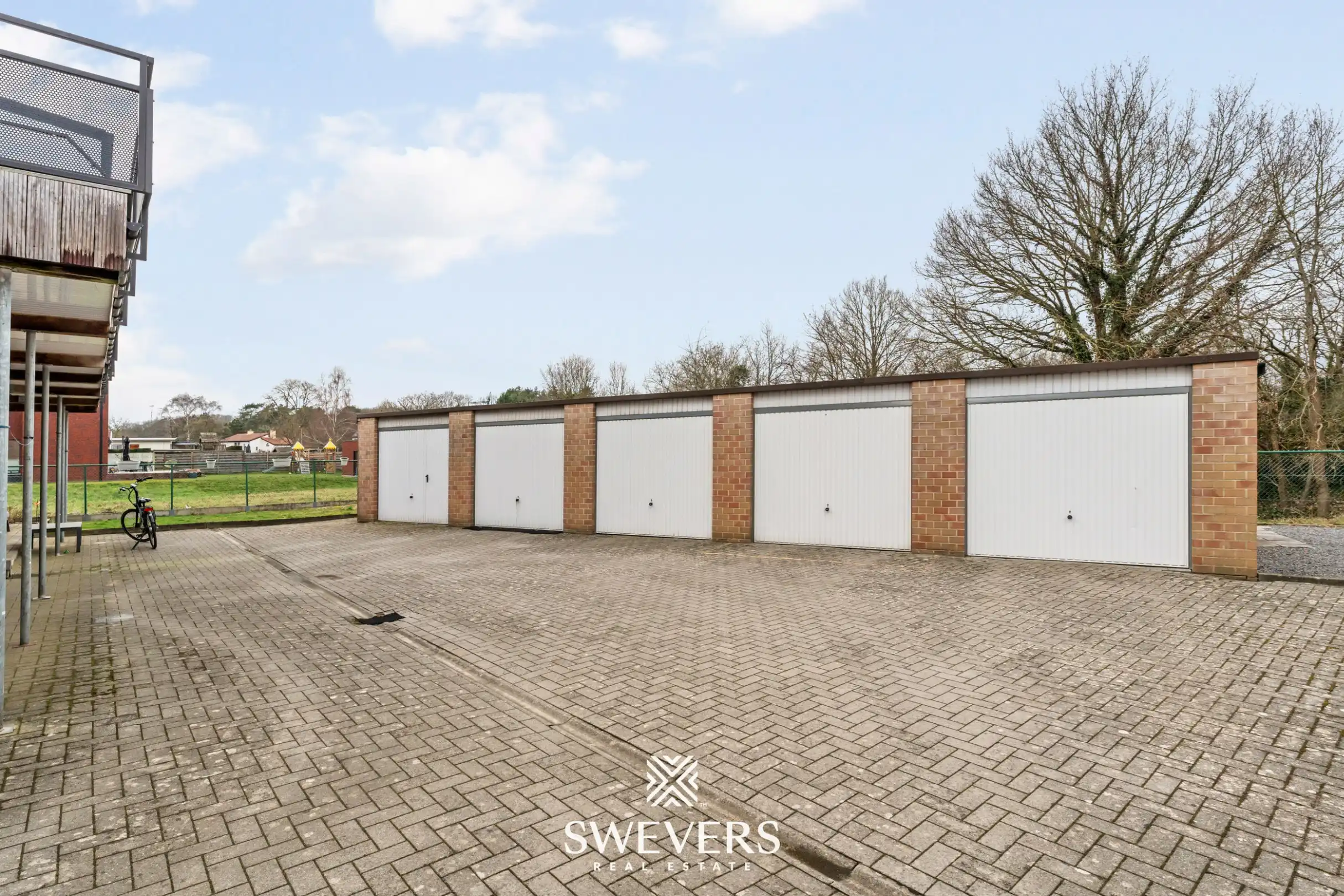 Ruim duplex appartement met 2 slaapkamers, terras en garage in Heusden-Zolder foto 16