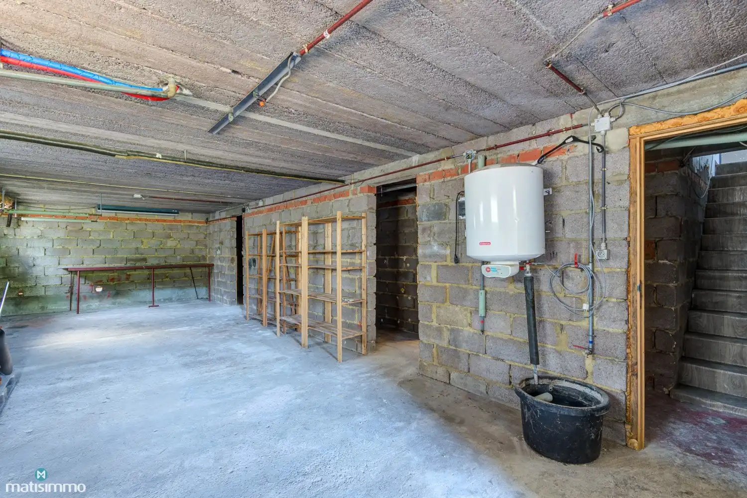 RUIME, GELIJKVLOERSE WONING (VOLLEDIG ONDERKELDERD), MET GARAGE EN TUIN NABIJ CENTRUM GENK foto 25