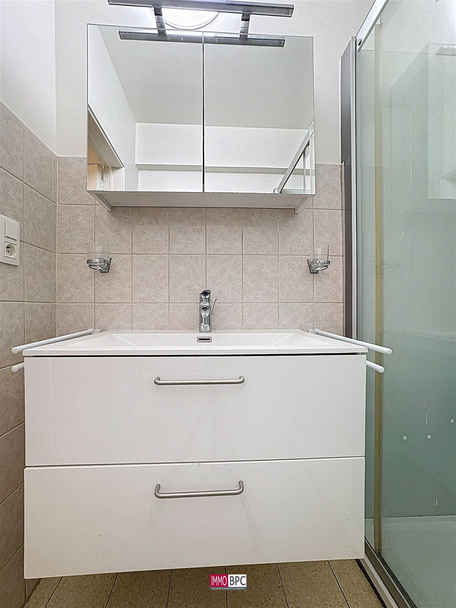 Lichtrijk appartement met privatieve tuin in Sint-Jans-Molenbeek foto 16