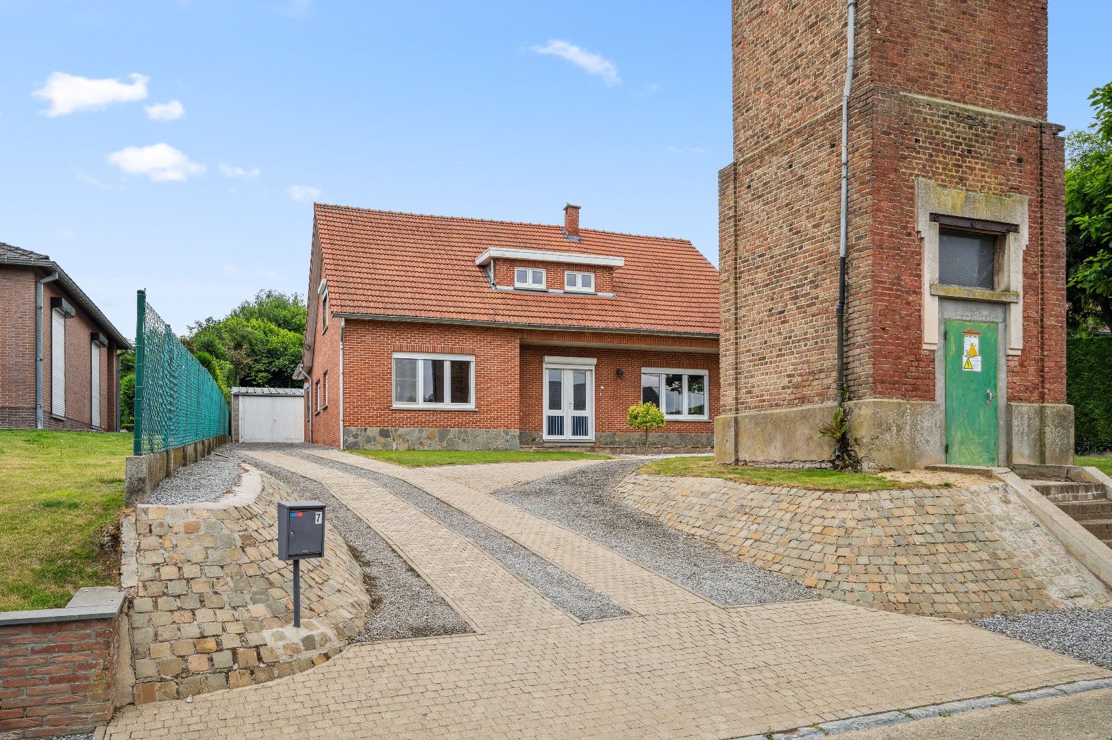 Ruime open bebouwing met tuin, terras, garage en 3 slaapkamers in Wange foto 6