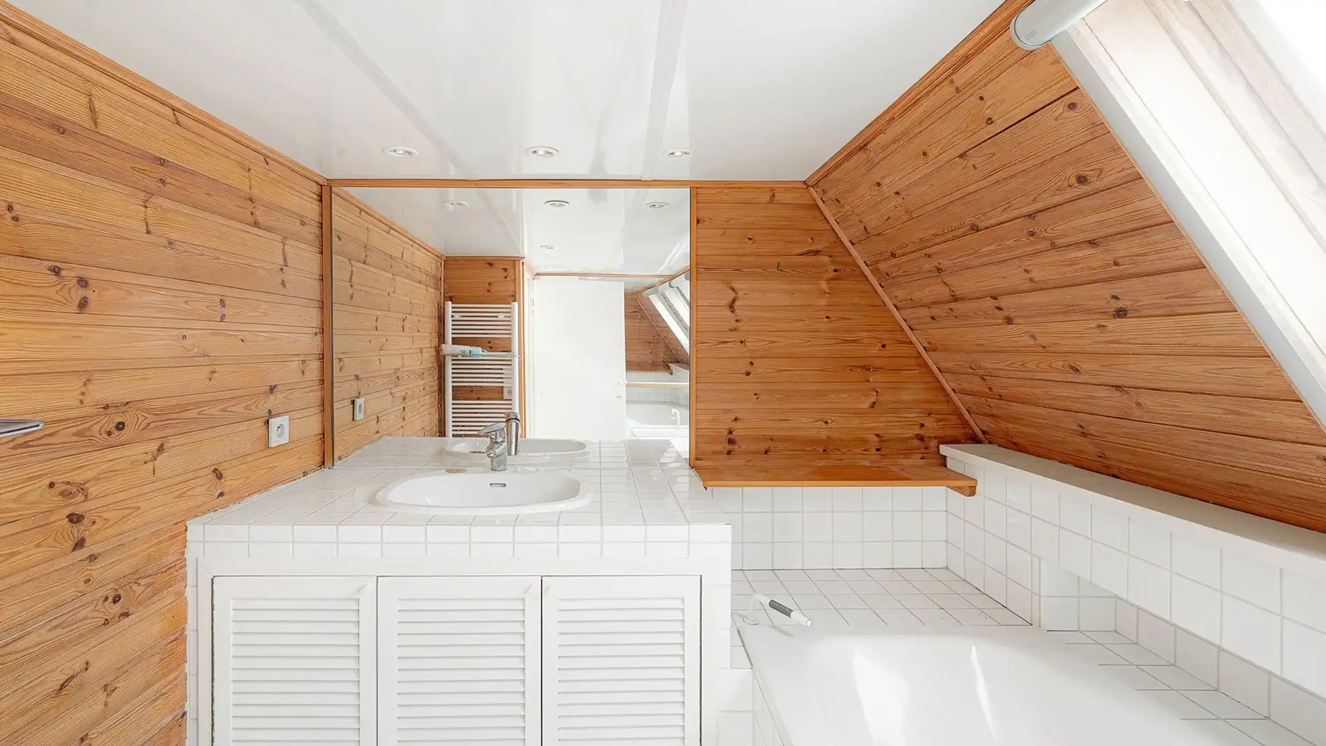 Charmante woning aan het Sint-Annaplein te Brugge foto 17