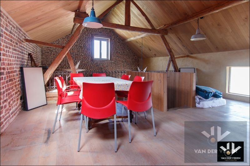 VOLLEDIG GERENOVEERDE HOEVE MET AUTHENTIEKE ELEMENTEN IN GROENE OMGEVING foto 28