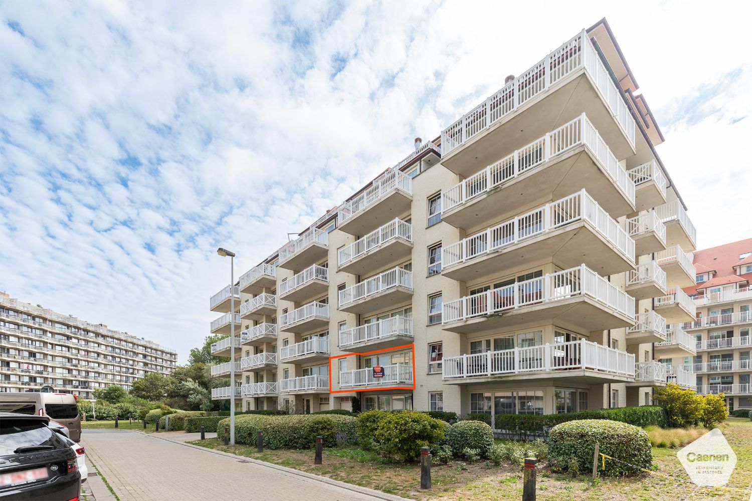 Uiterst kwalitatief één slaapkamer appartement vlakbij het strand foto {{pictureIndex}}