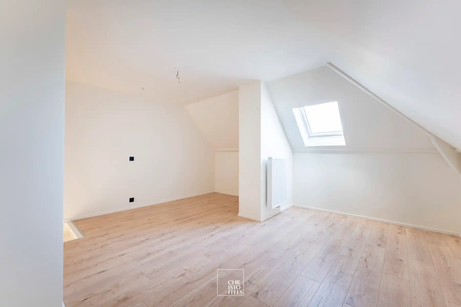 Gerenoveerde gezinswoning met tuin op een rustige locatie!  foto 11