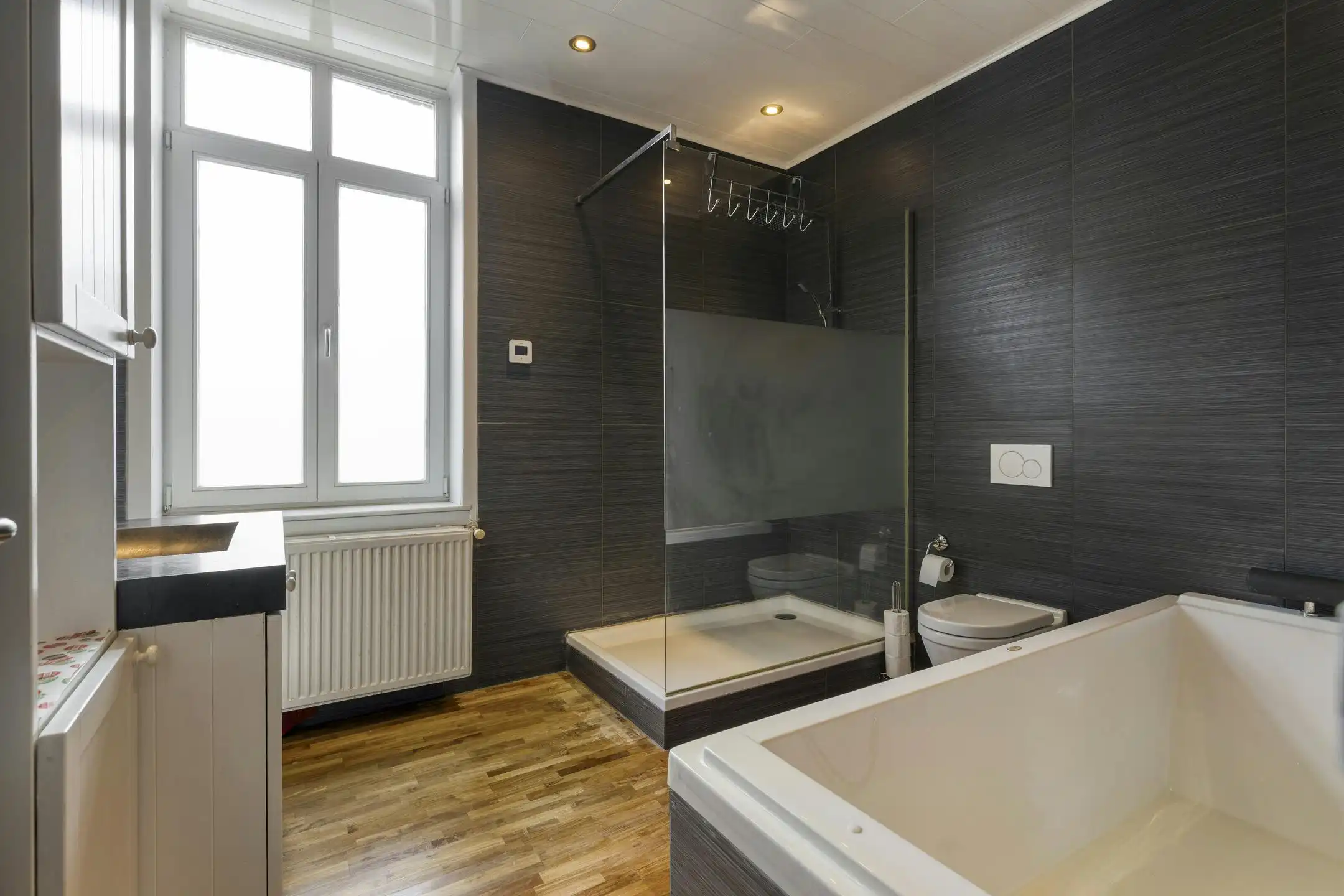 Instapklaar huis met 5 slaapkamers in Assebroek  foto 12