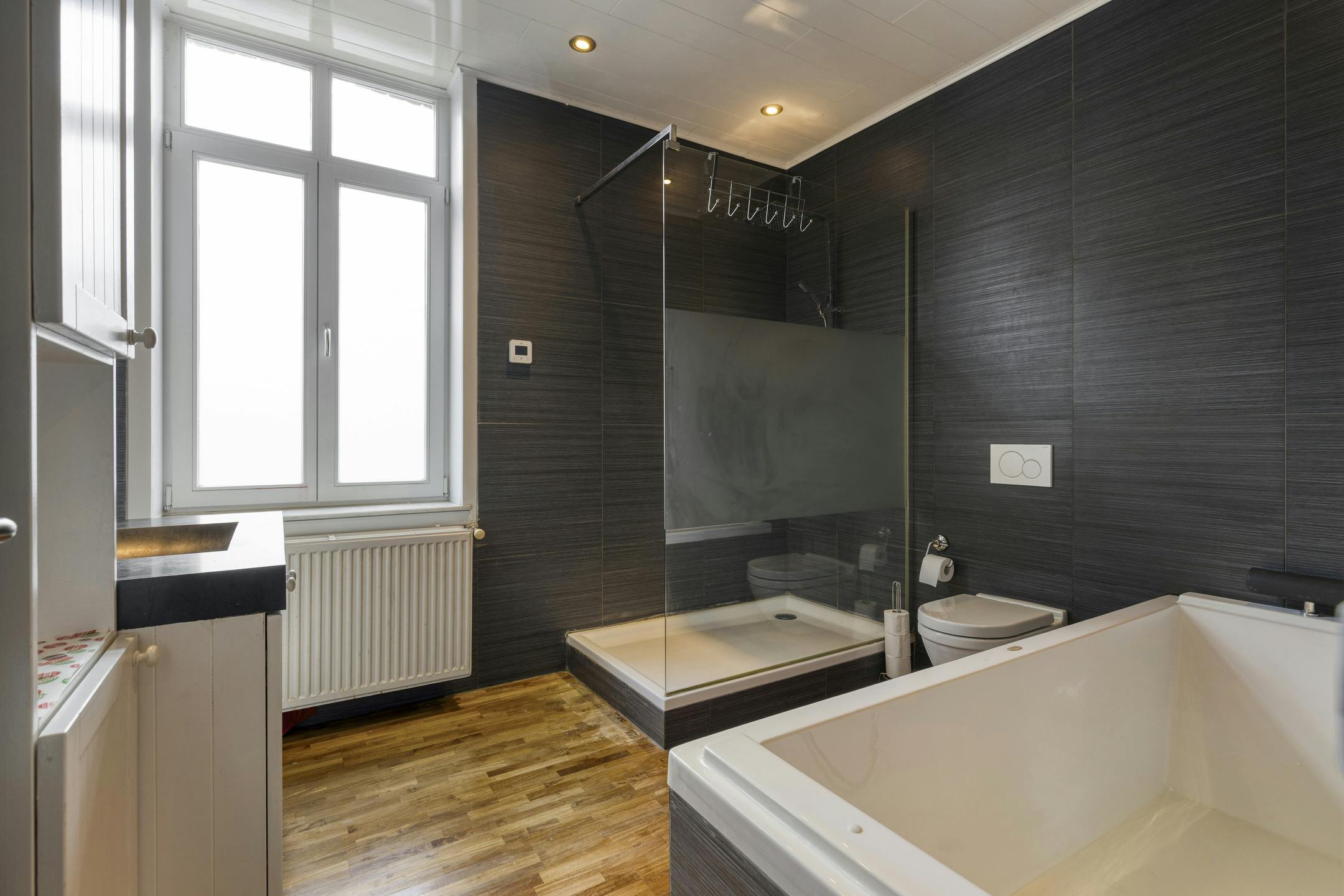 Instapklaar huis met 4 slaapkamers in Assebroek  foto 10