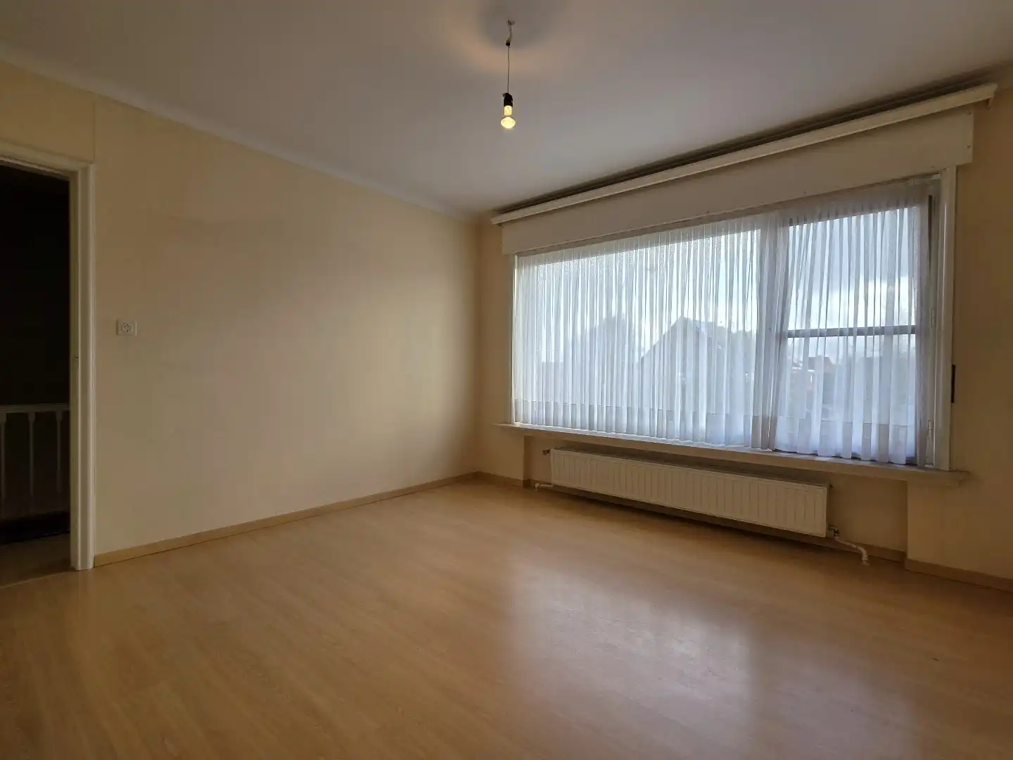 Stevige woning met 3 slaapkamers in doodlopende straat in Kuurne met ruime garage en mooie tuin. foto 11