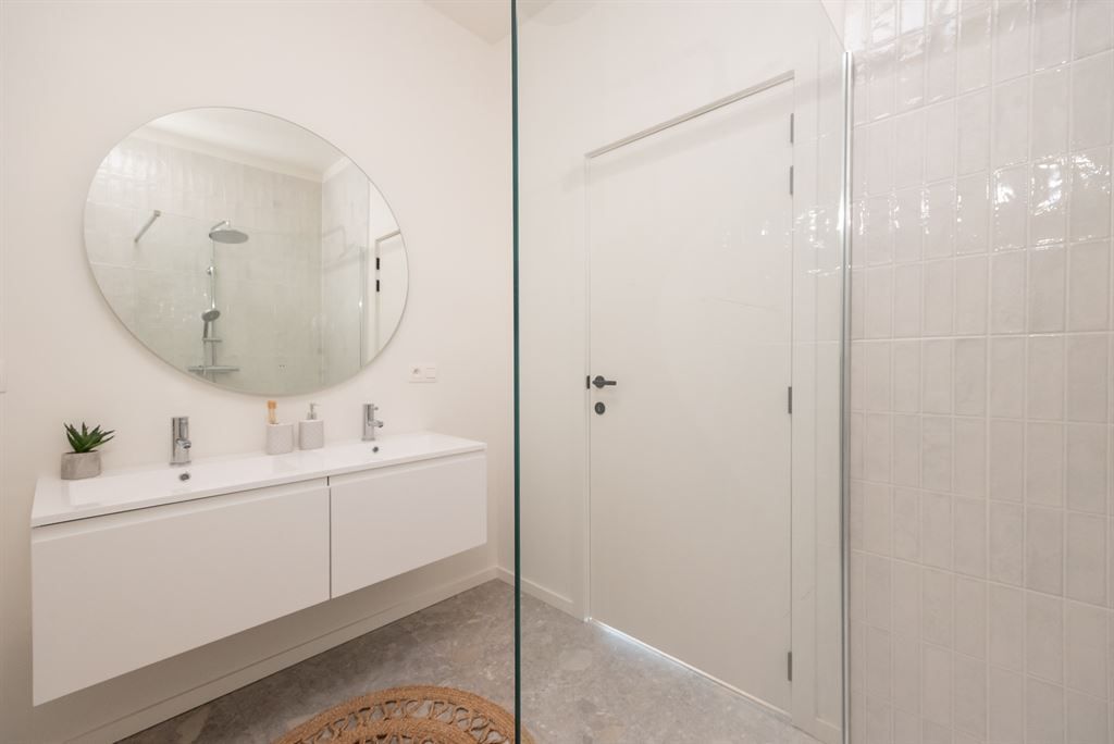 Hoogwaardig afgewerkt duplex app met ruim terras foto 13