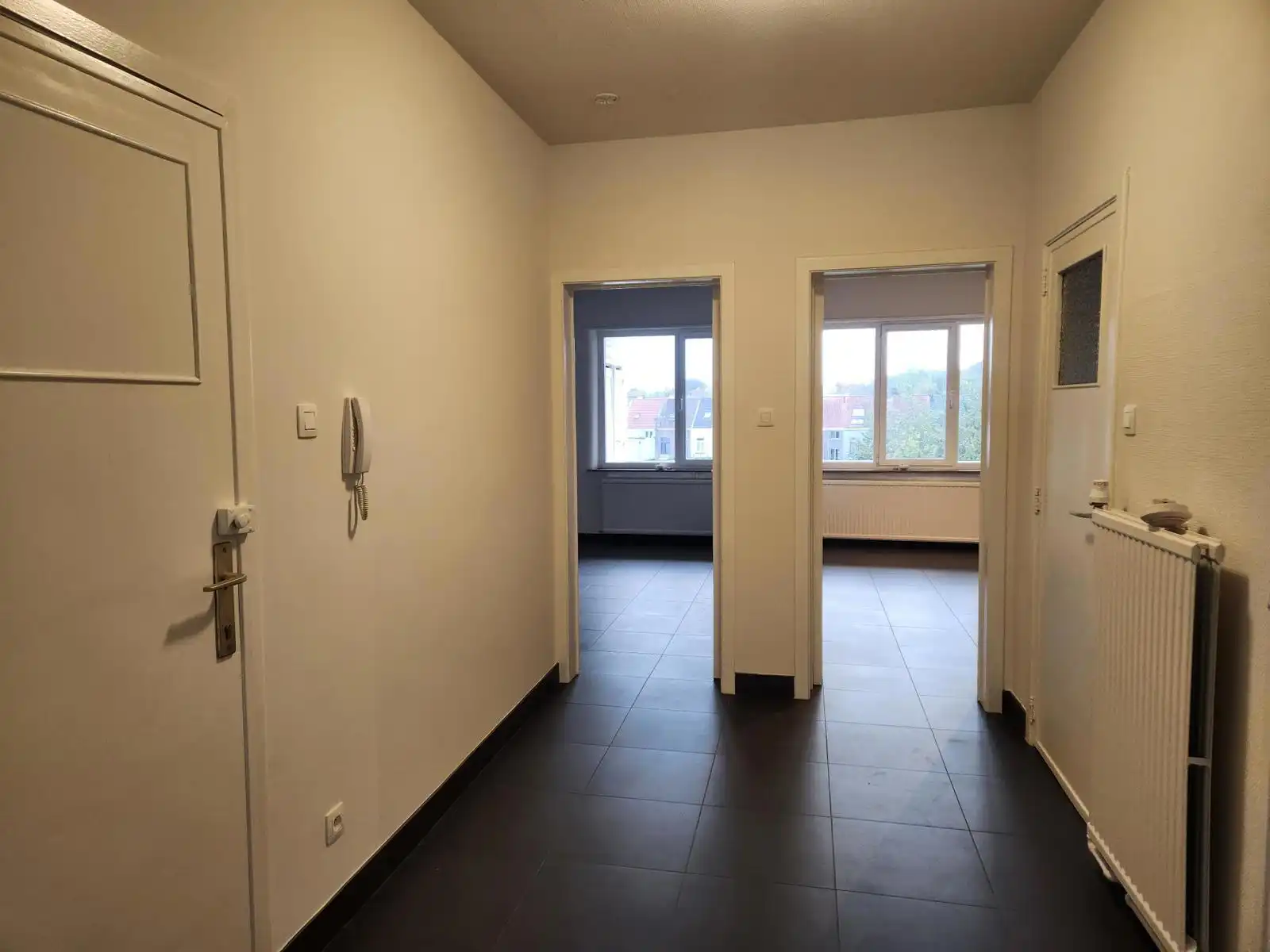 Mooi gelegen 2 kmr-app aan de vaart met terras foto 4