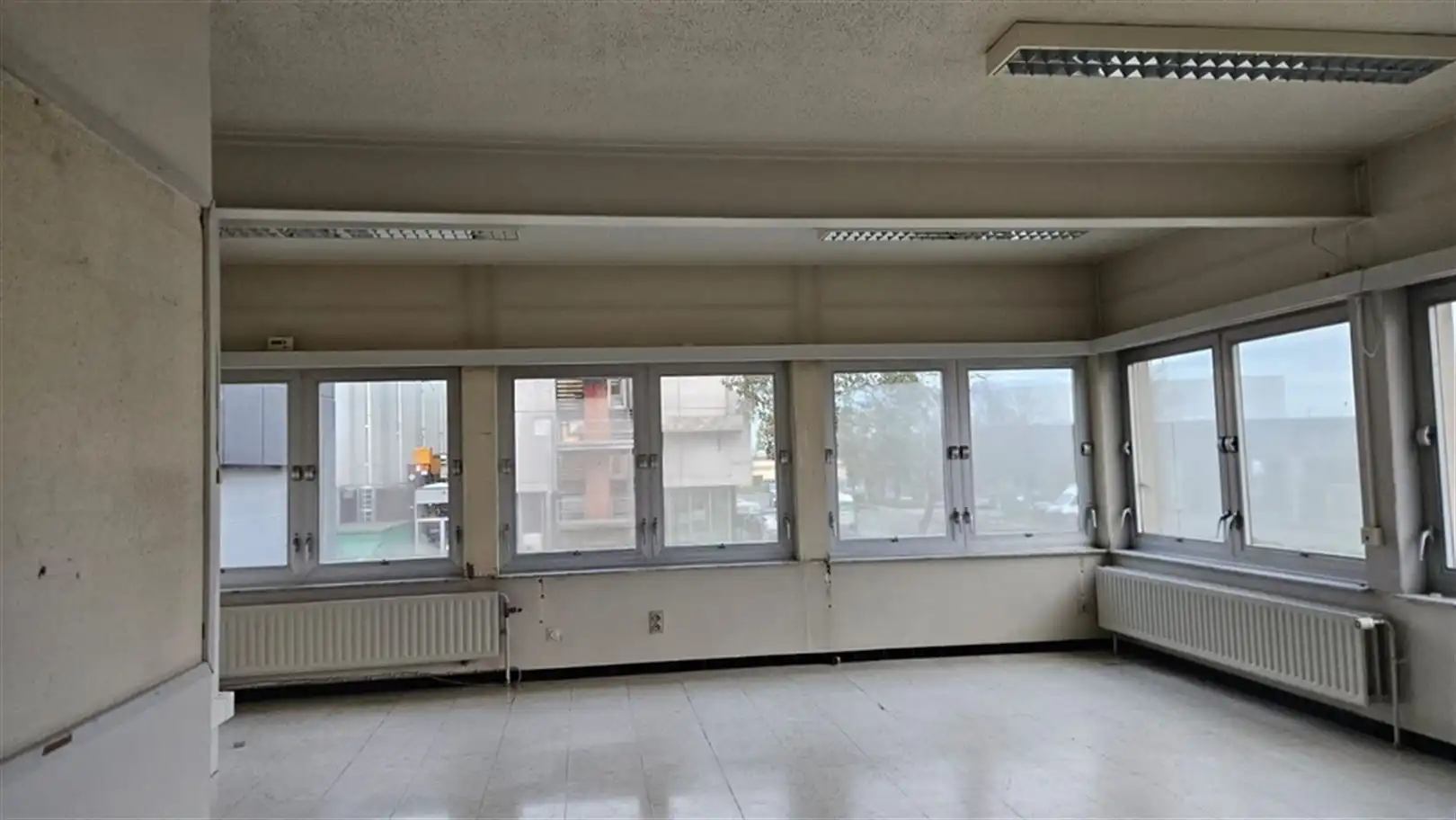 Te huur veelzijdig bedrijfsgebouw te Aalter foto 18