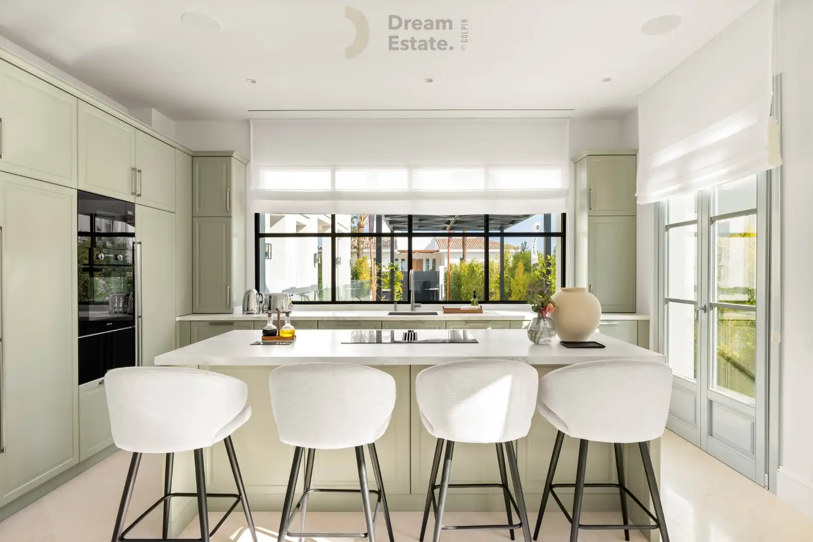 Schitterende nieuwe villa gelegen te La Cerquila, Nueva Andalucía, Marbella. foto 12