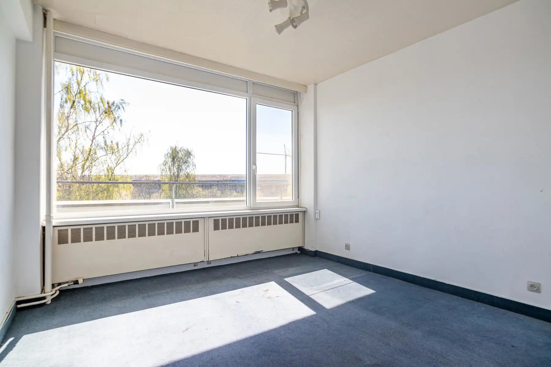 Ruim 3-slaapkamerappartement met potentieel foto 10