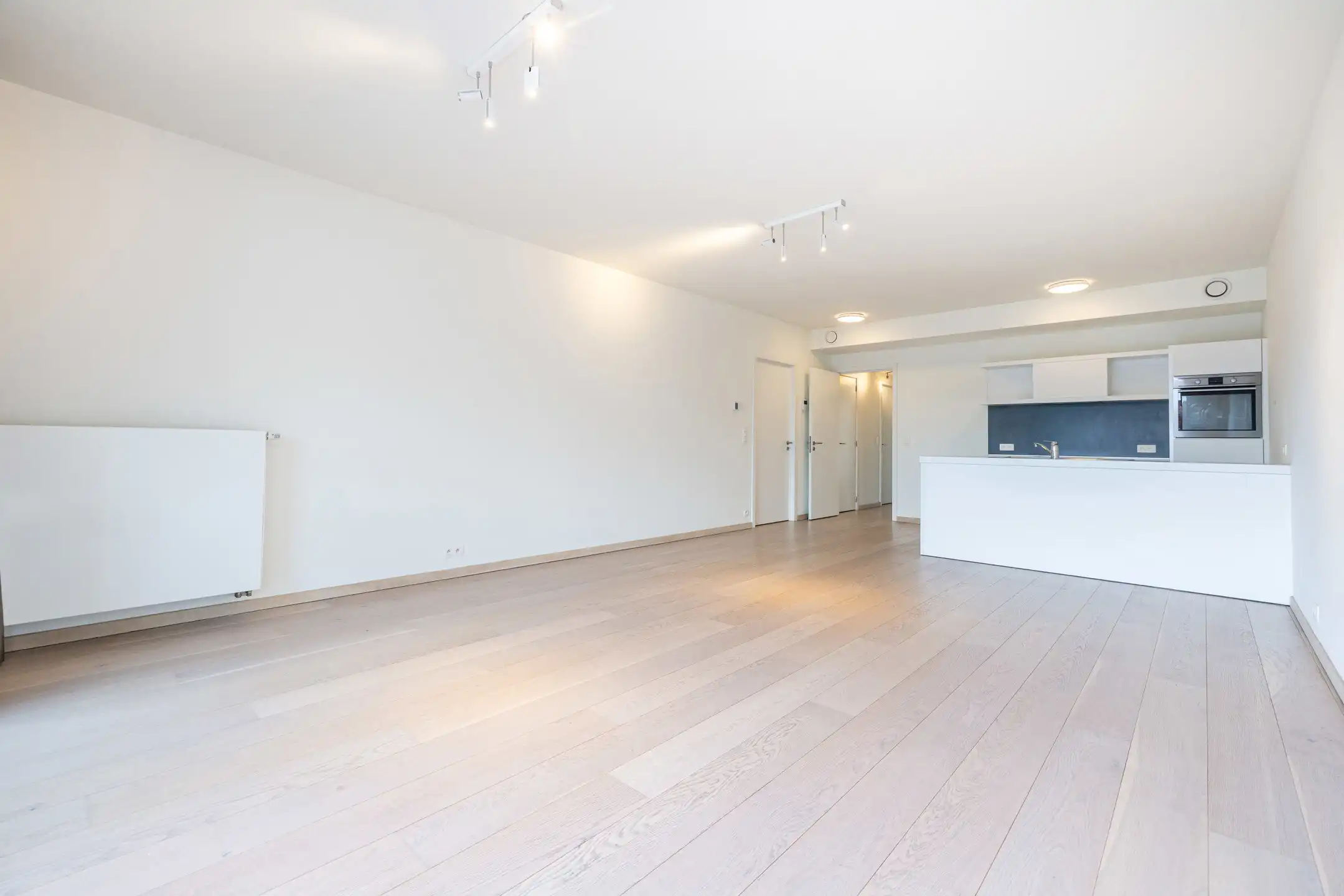 Appartement met 2 slaapkamers, grote terrass & parkeerplaats foto 18