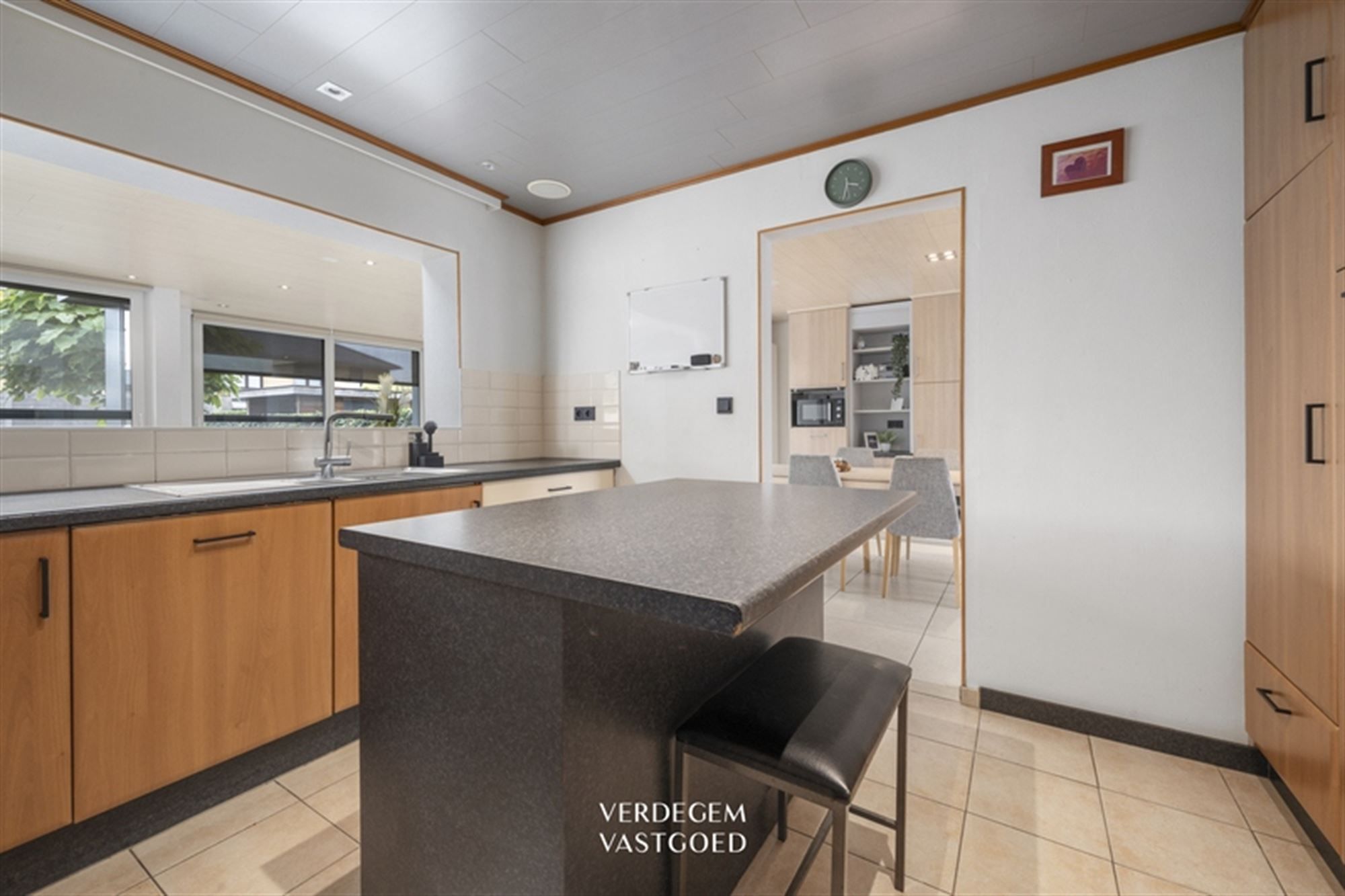 Verrassend ruime woning met 3+1 slaapkamers en heerlijke veranda foto 9