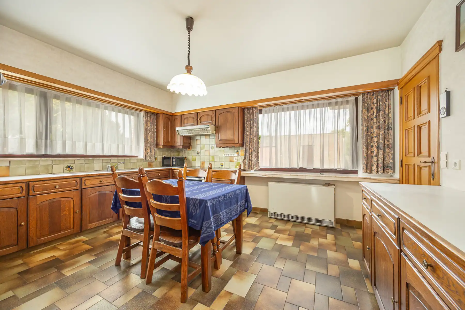 Laagbouwwoning met 3 slaapkamers en garage op een perceel van 629m².  foto 4