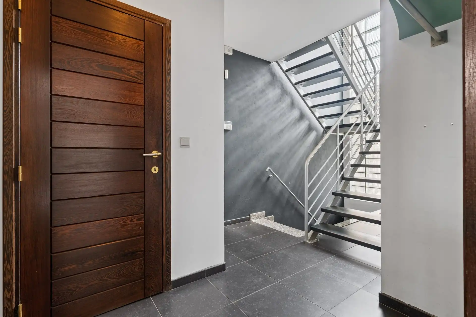 Zeer ruim duplex appartement met groot terras, beroepsruimte en garage van 70m² foto 13