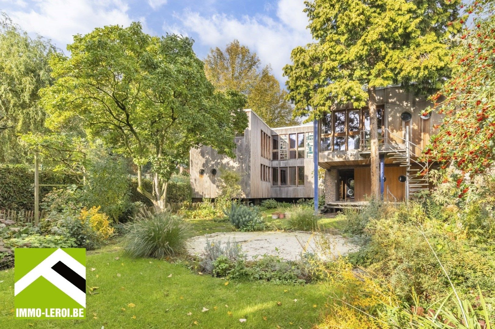 Uitzonderlijke woning op bijzondere locatie - centrum Tongeren foto {{pictureIndex}}