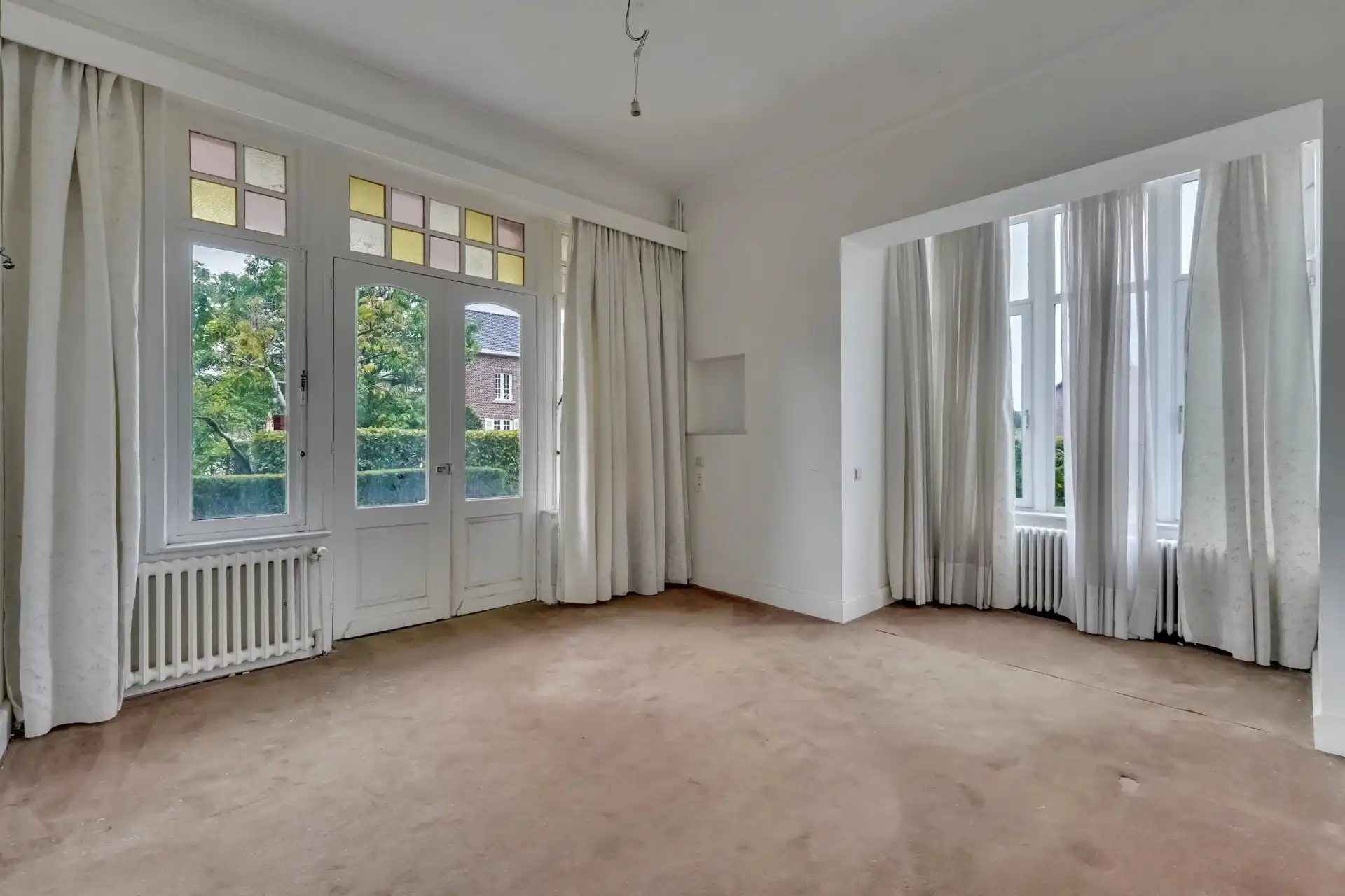 Statig landhuis in klassieke stijl met Wirtz-tuin foto 10