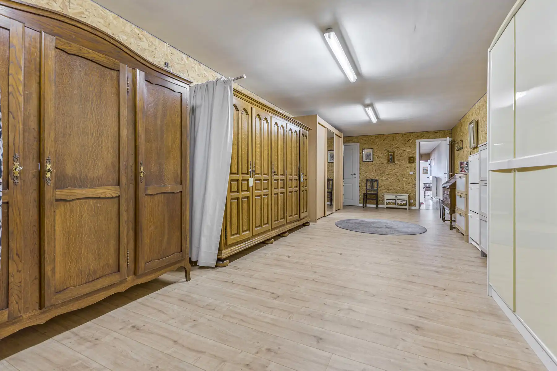Ruime karakterwoning met 6 kamers, 3 badkamers en tuin foto 41