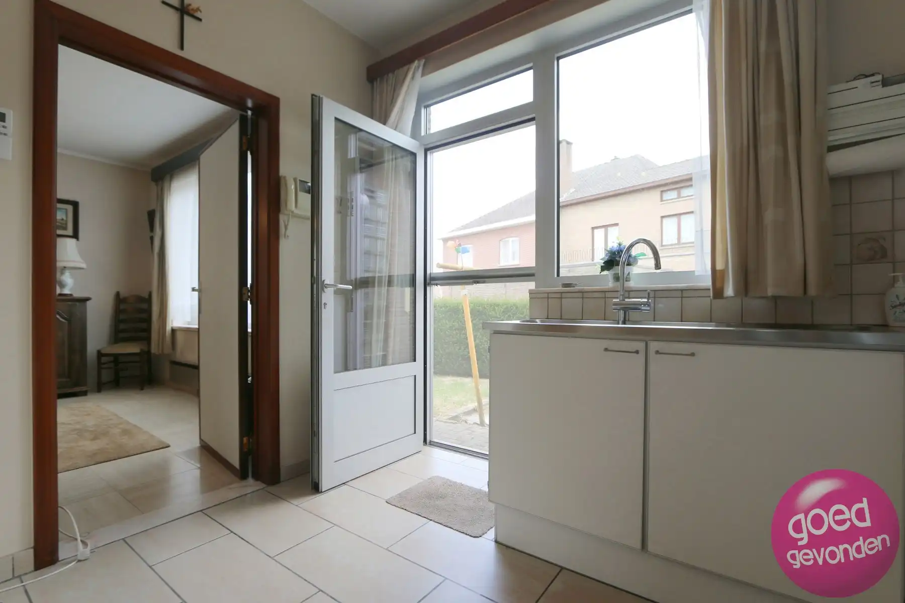 GELIJKVLOERSE WONING - 4 SLK - TUIN - GARAGE - CENTRAAL - RUST foto 9