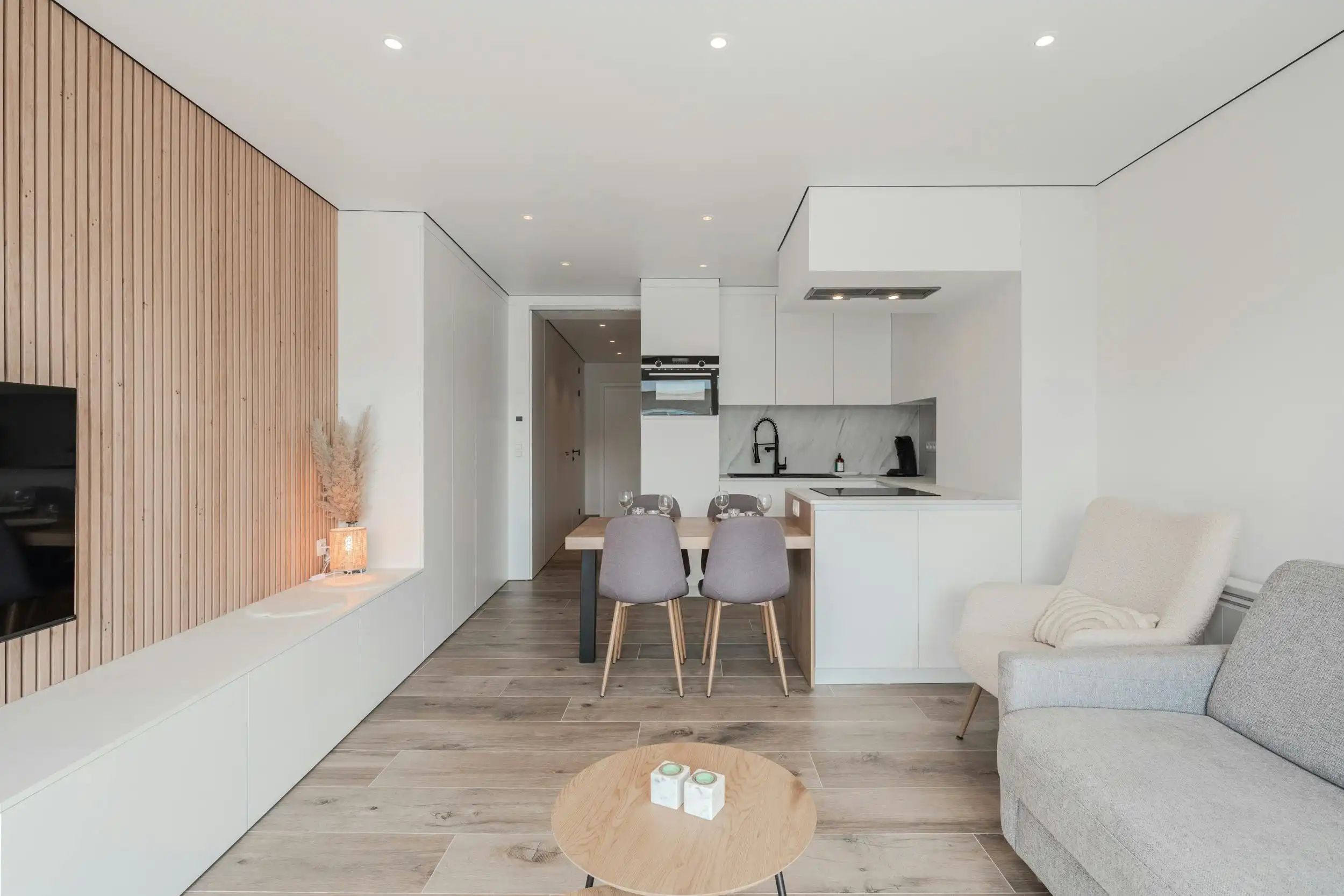Lichtrijke gerenoveerde studio met zijdelings zeezicht! foto 6