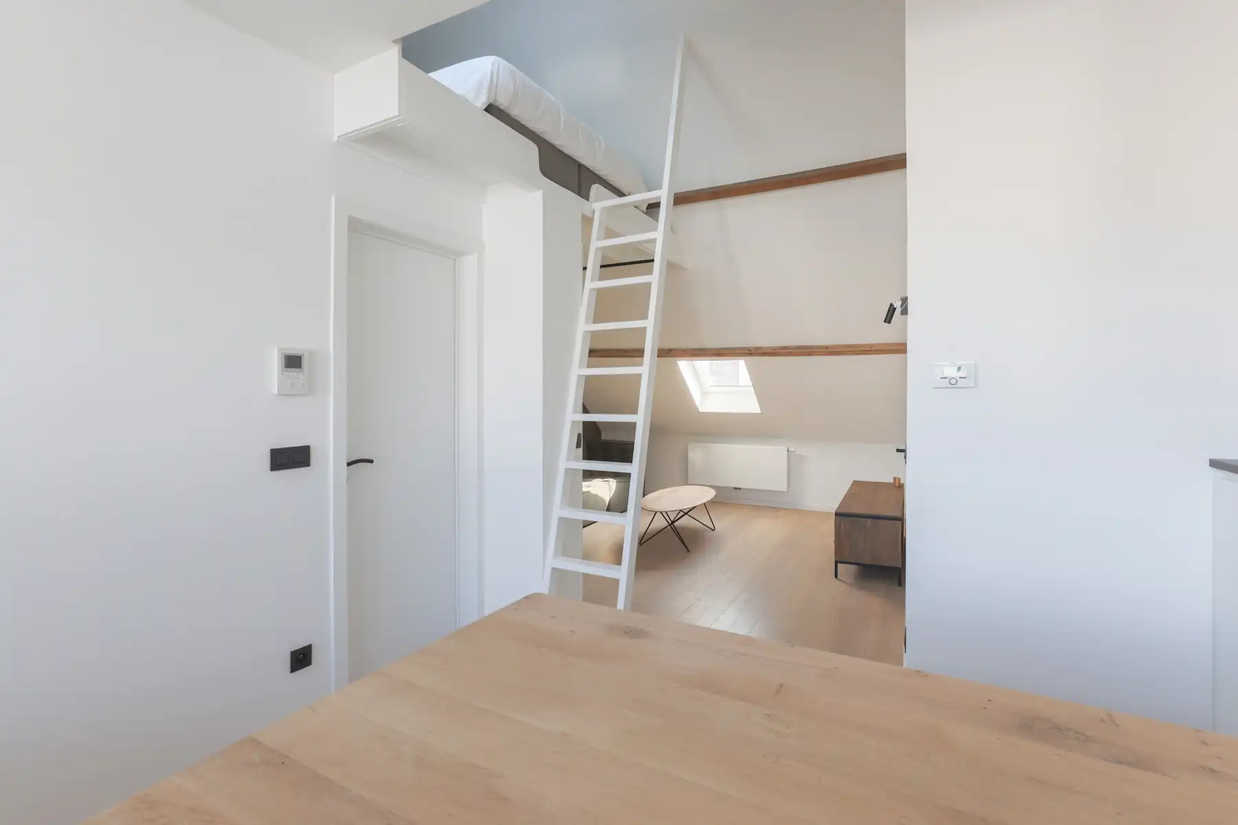 Slim, licht & ALL IN wonen in deze knappe studio op het Zuid foto 8