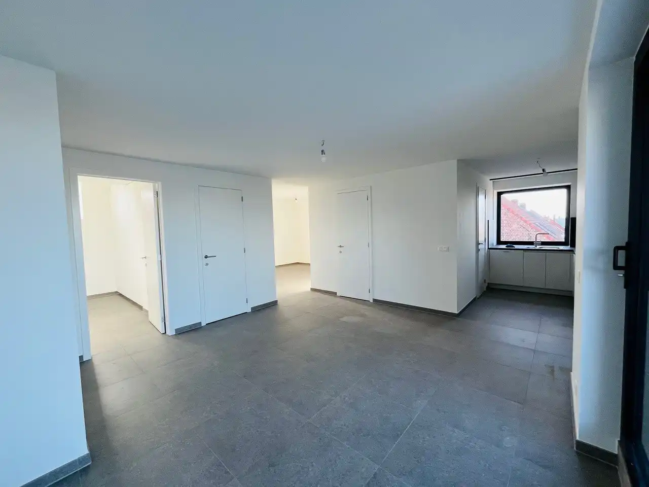 Prachtig 3-slaapkamerappartement met staanplaats in het voormalige gemeentehuis van Vleteren foto 5