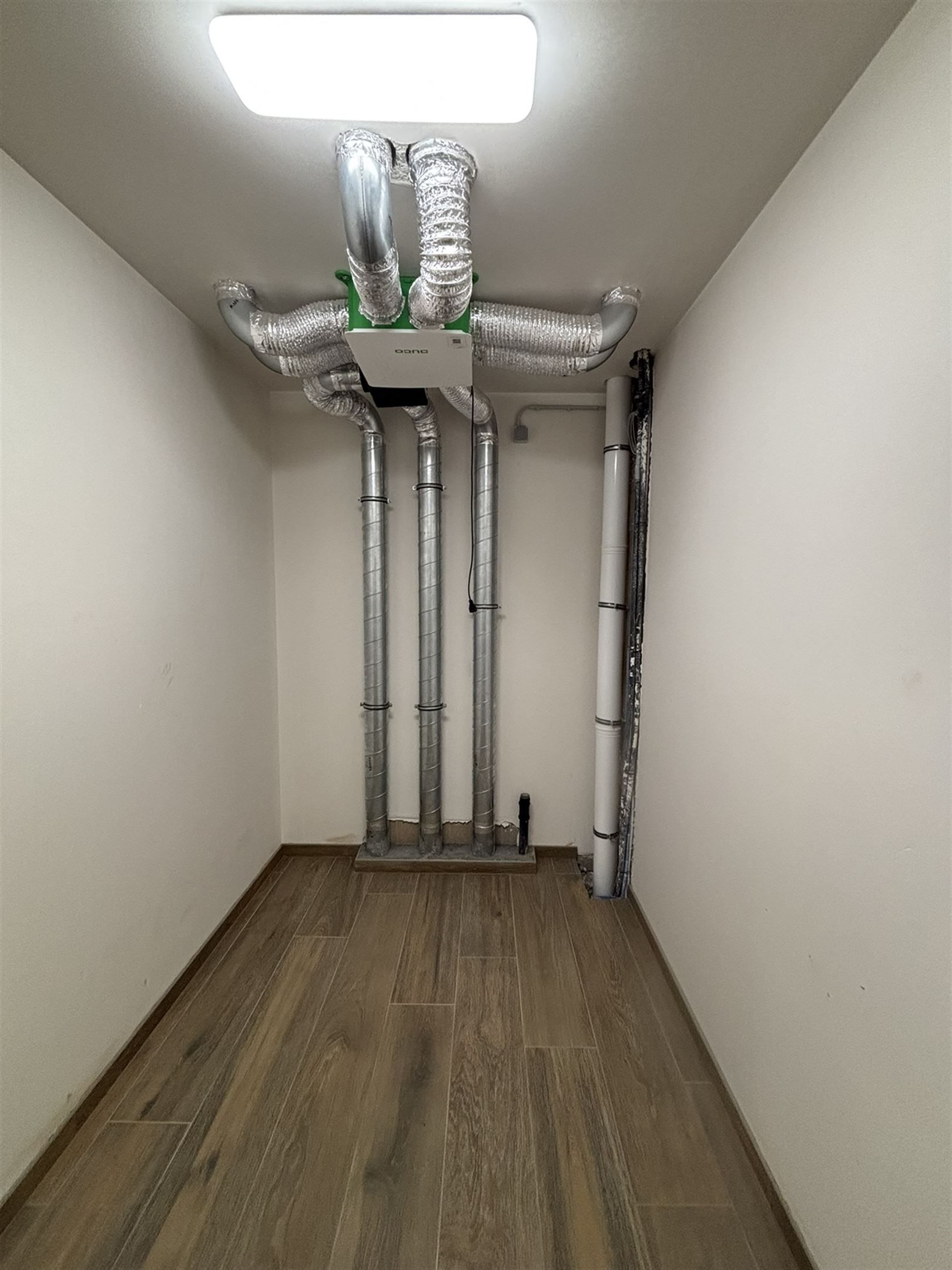 Stadswoning met 3 slaapkamers en carport foto 11