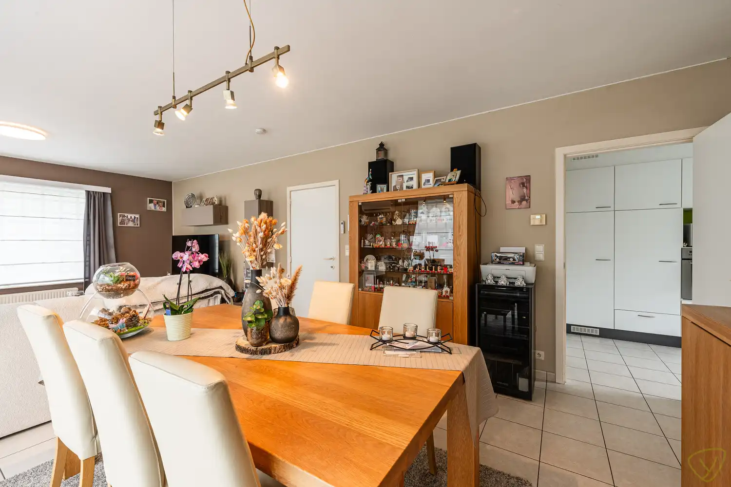 Goed onderhouden woning op een rustige ligging te Wondelgem. foto 4