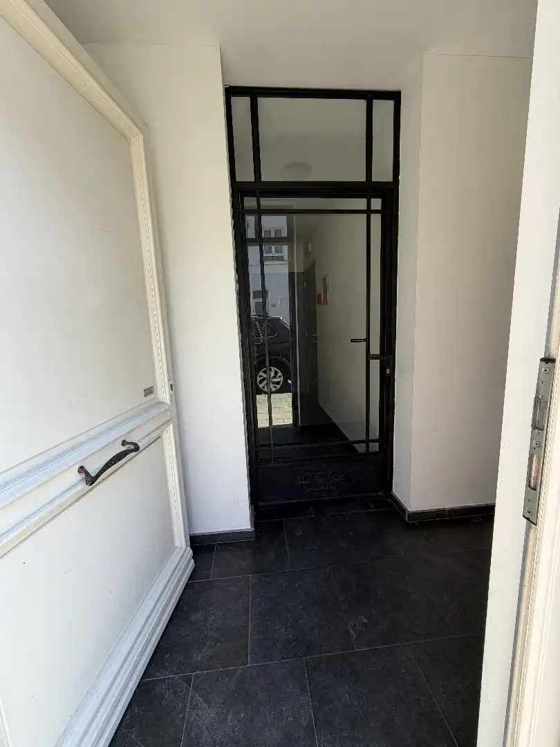 Instapklaar duplex appartement met 2 slpk. en 2 bdks. en mooi terras. foto 27