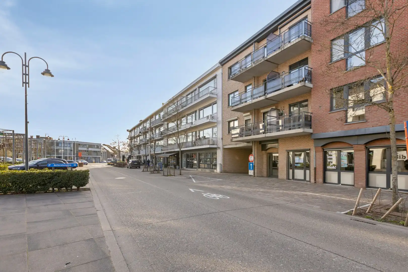 Karaktervol en instapklaar appartement met 2 slaapkamers, terras én garage in het centrum van Zutendaal. foto 2